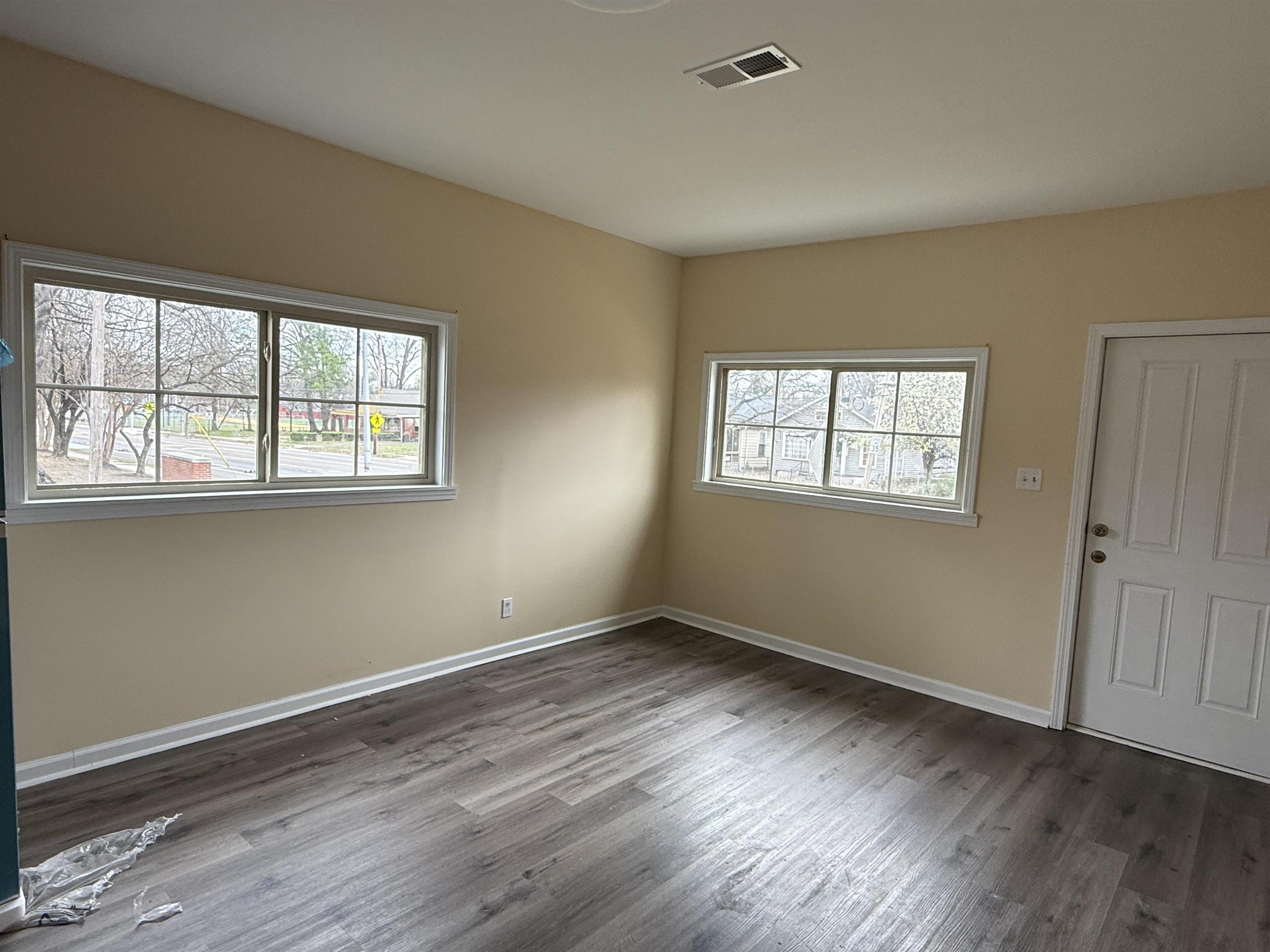 2554 Park Ave Property Photo 4