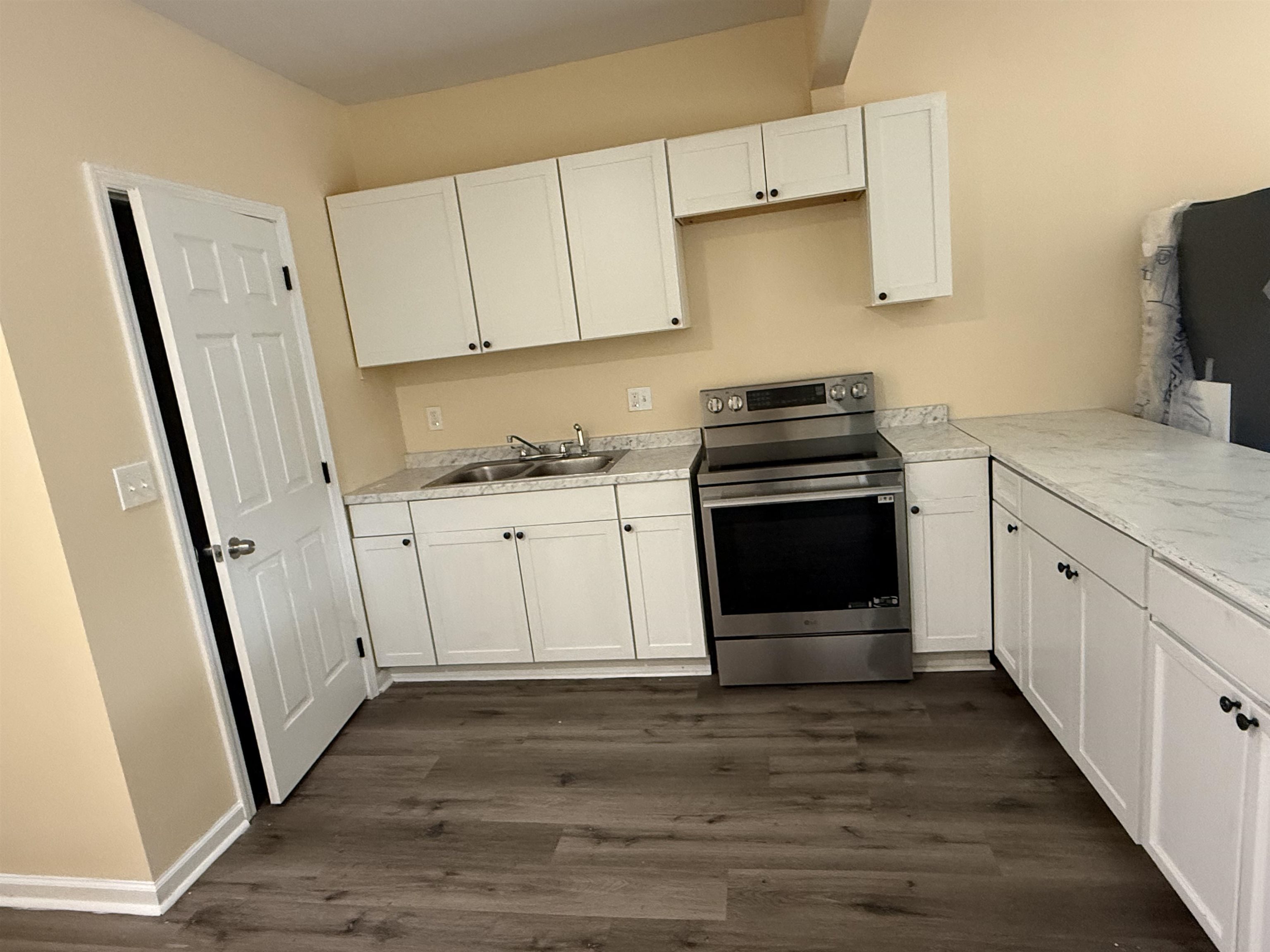 2554 Park Ave Property Photo 10