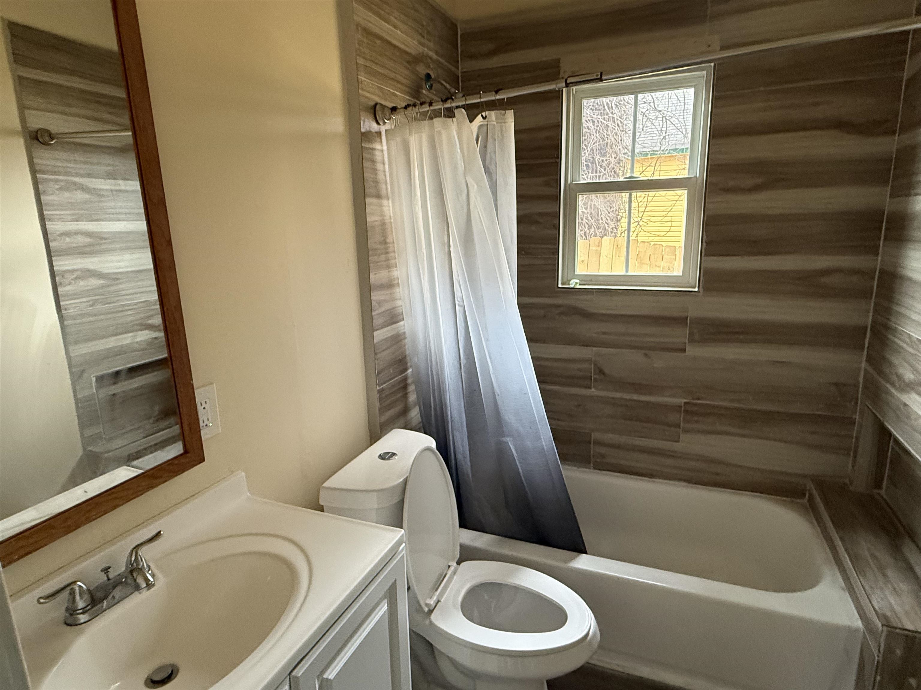 2554 Park Ave Property Photo 13