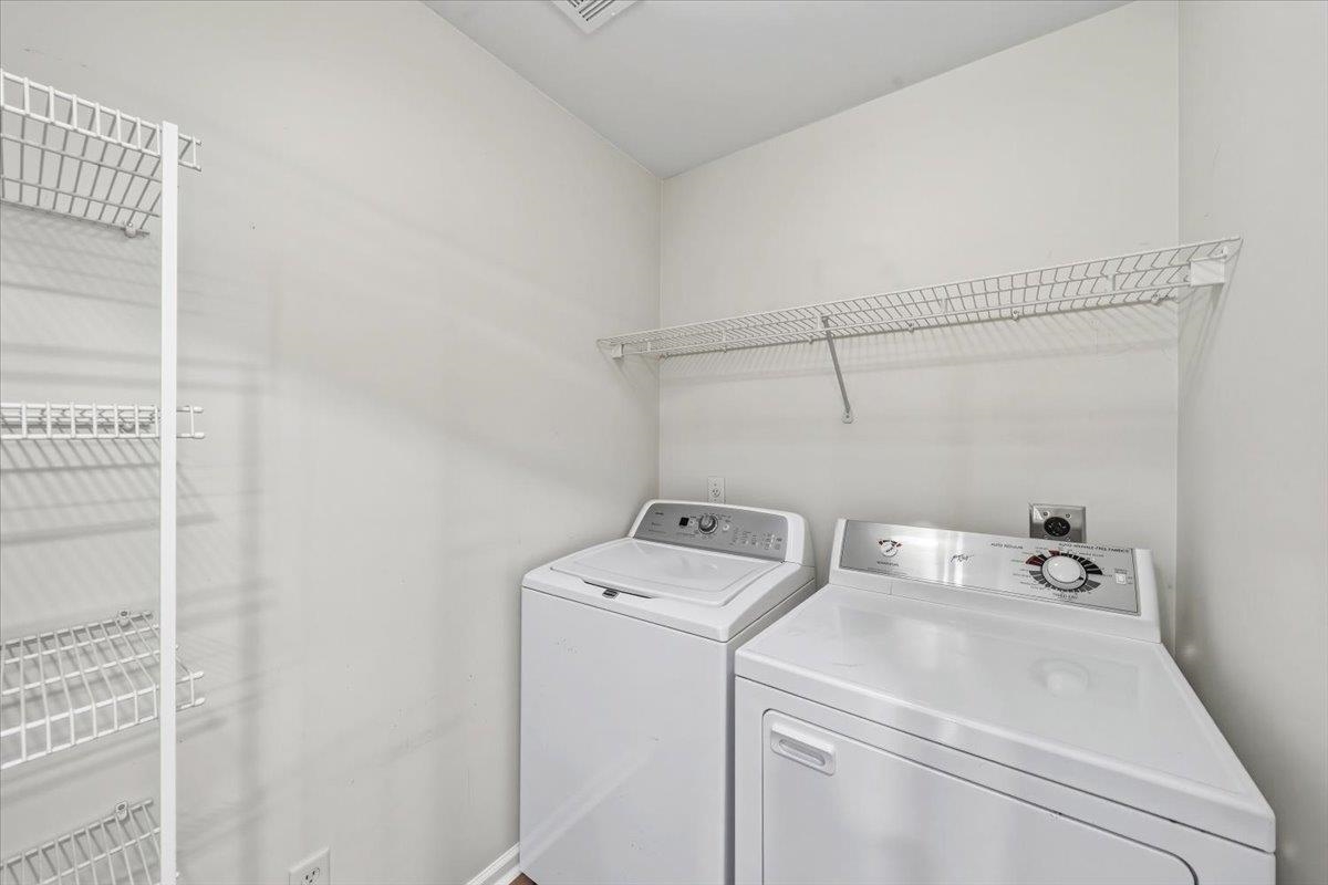 1645 Hailsham Cv Property Photo 14