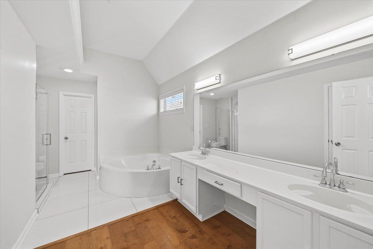 1645 Hailsham Cv Property Photo 17