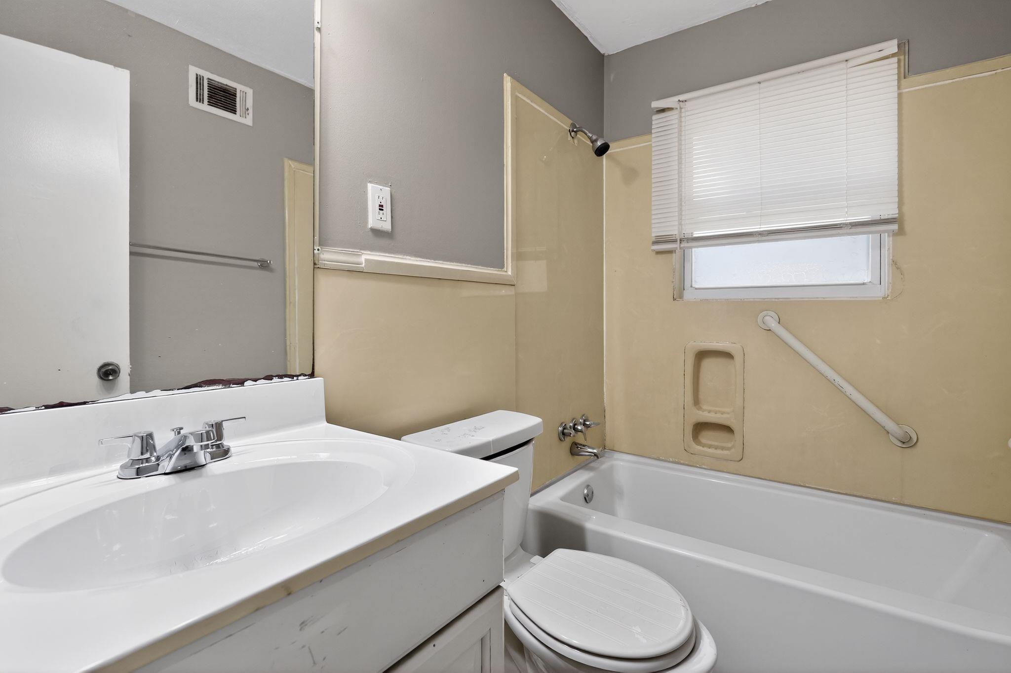 3697 Lakehurst Dr Property Photo 23