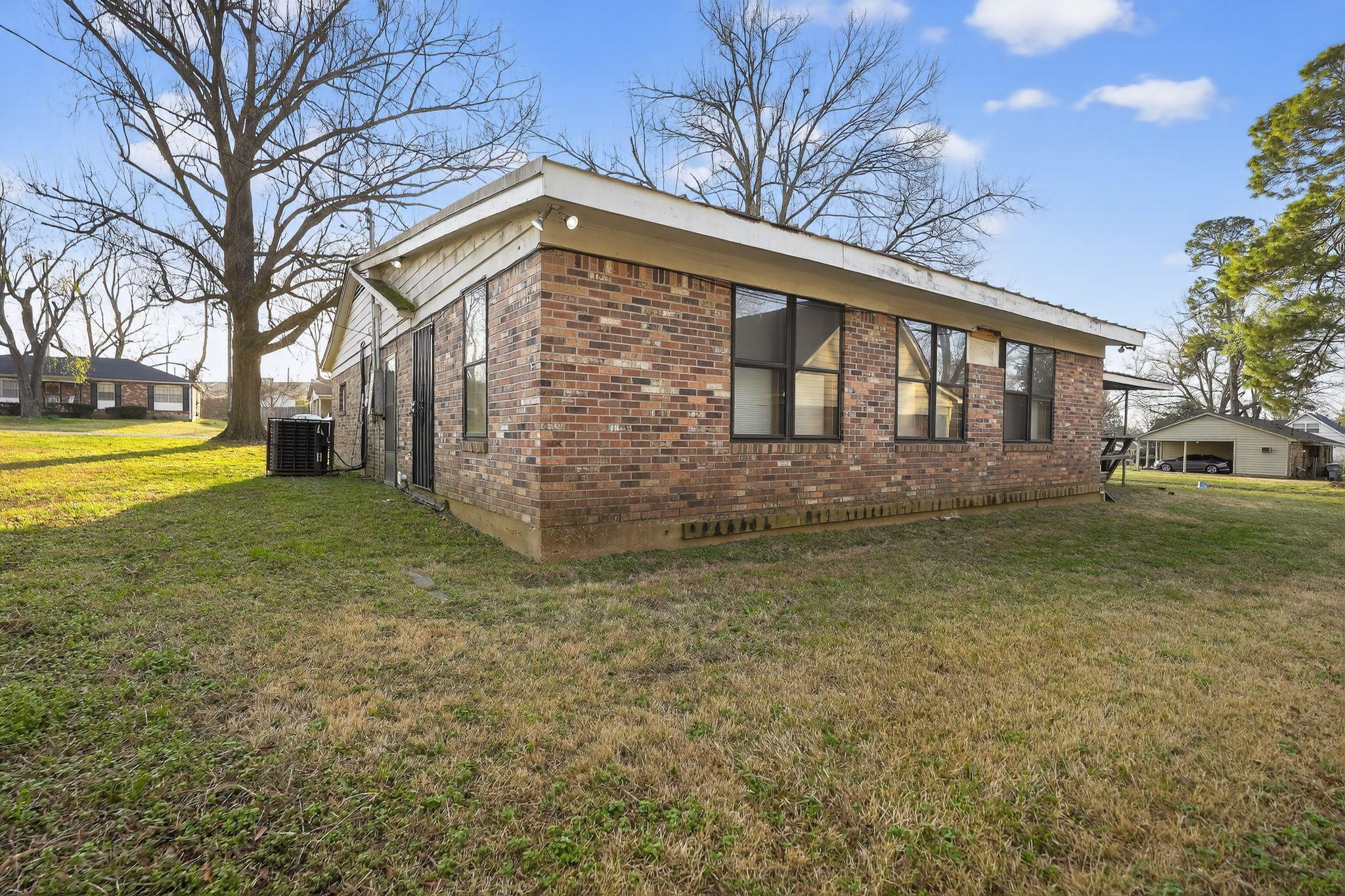 3697 Lakehurst Dr Property Photo 29