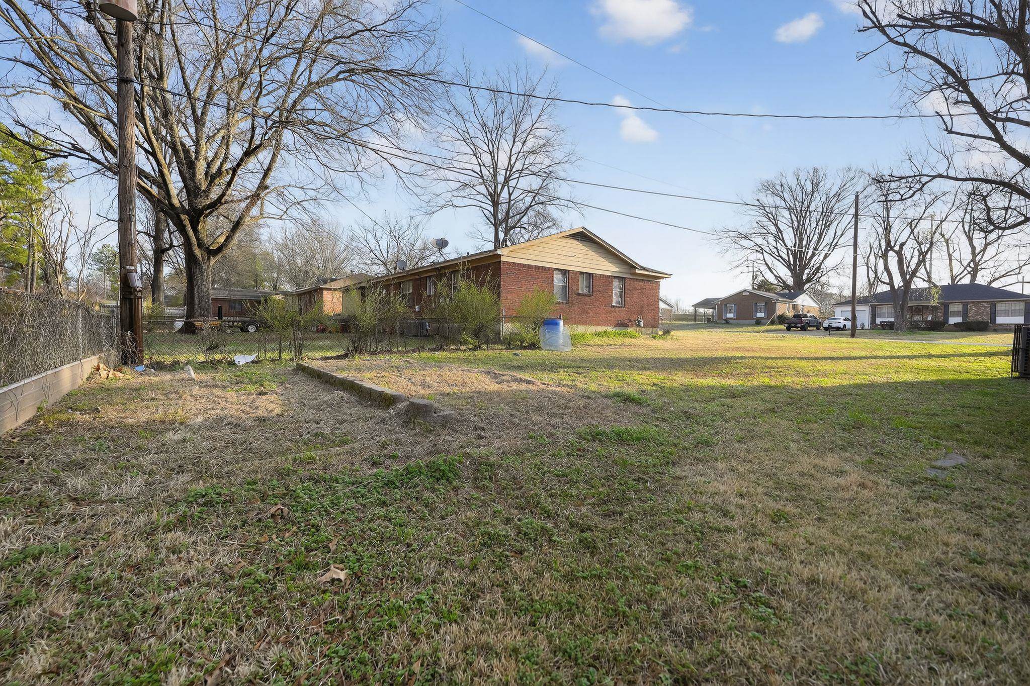 3697 Lakehurst Dr Property Photo 32