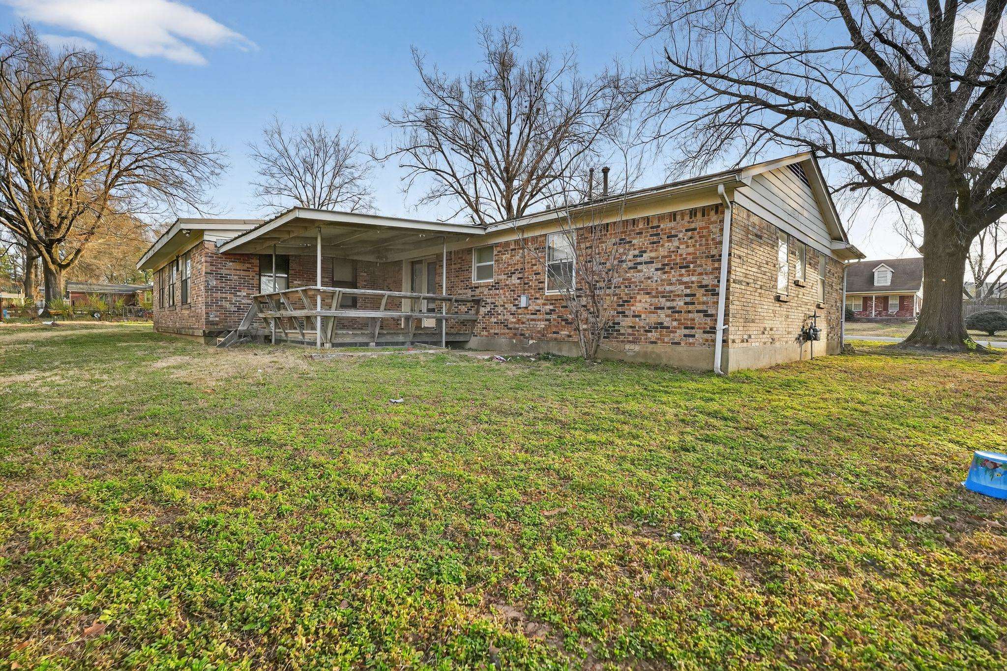 3697 Lakehurst Dr Property Photo 33