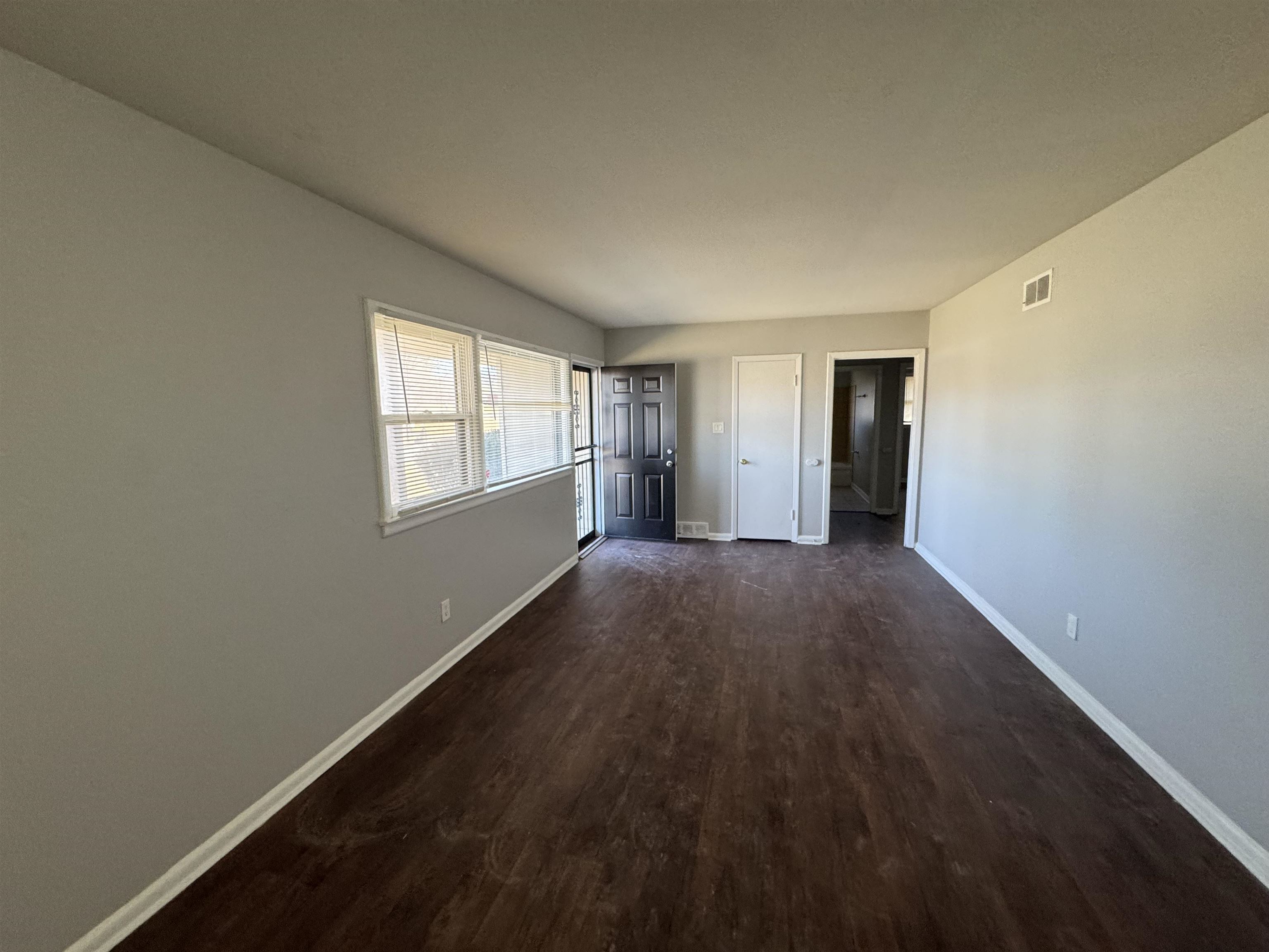 4597 Windward Dr Property Photo 3