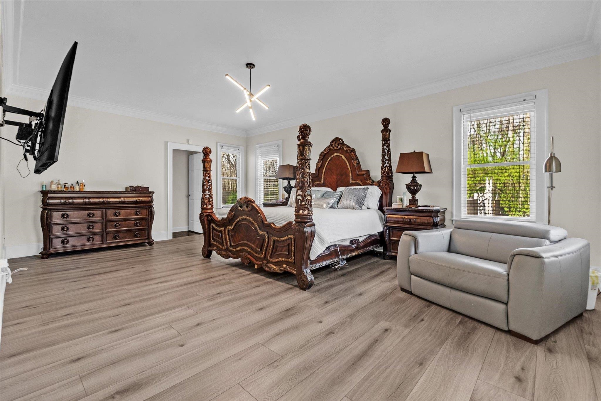 1235 Dexter Ln Property Photo 4