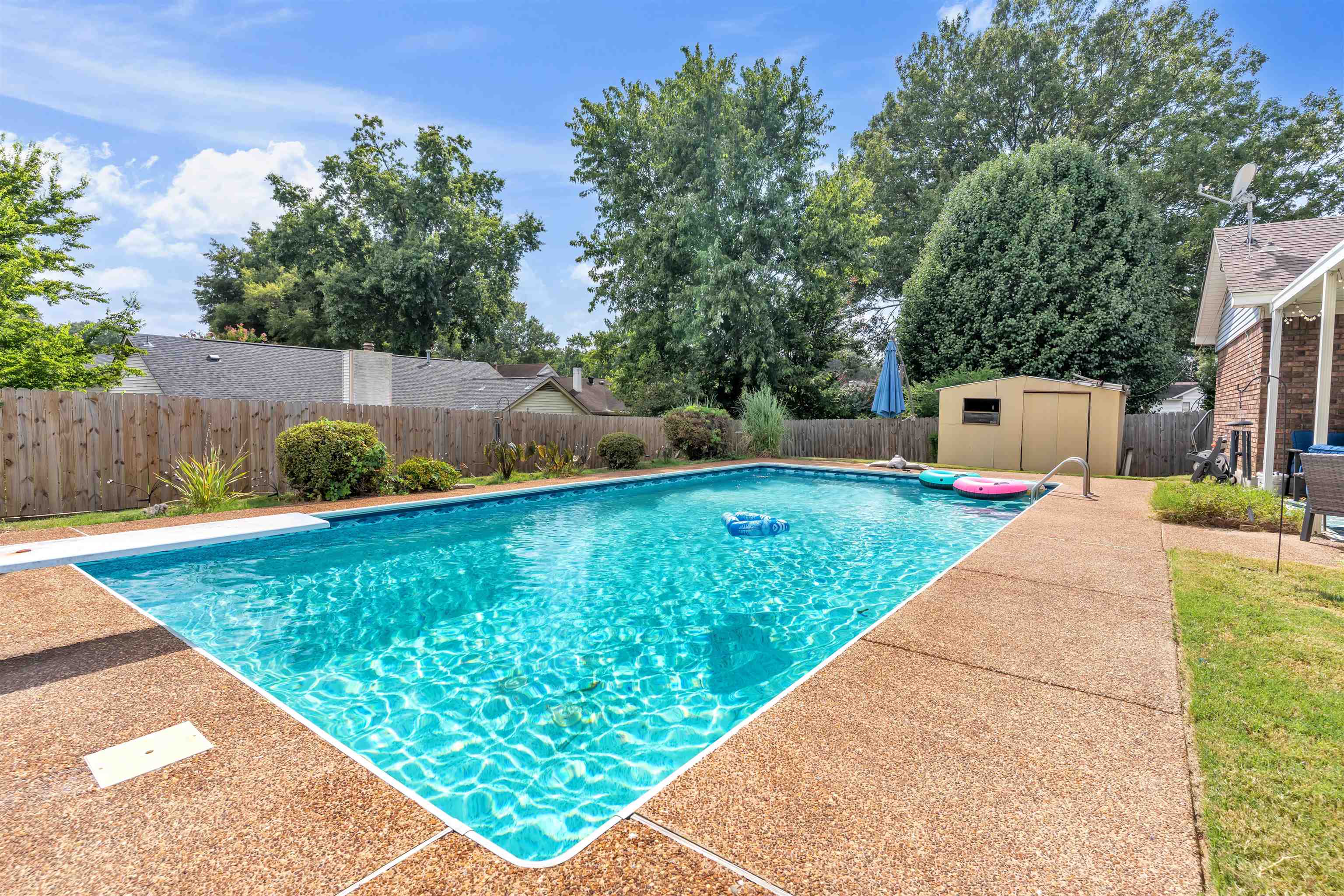 6371 Briergate Dr Property Photo 3