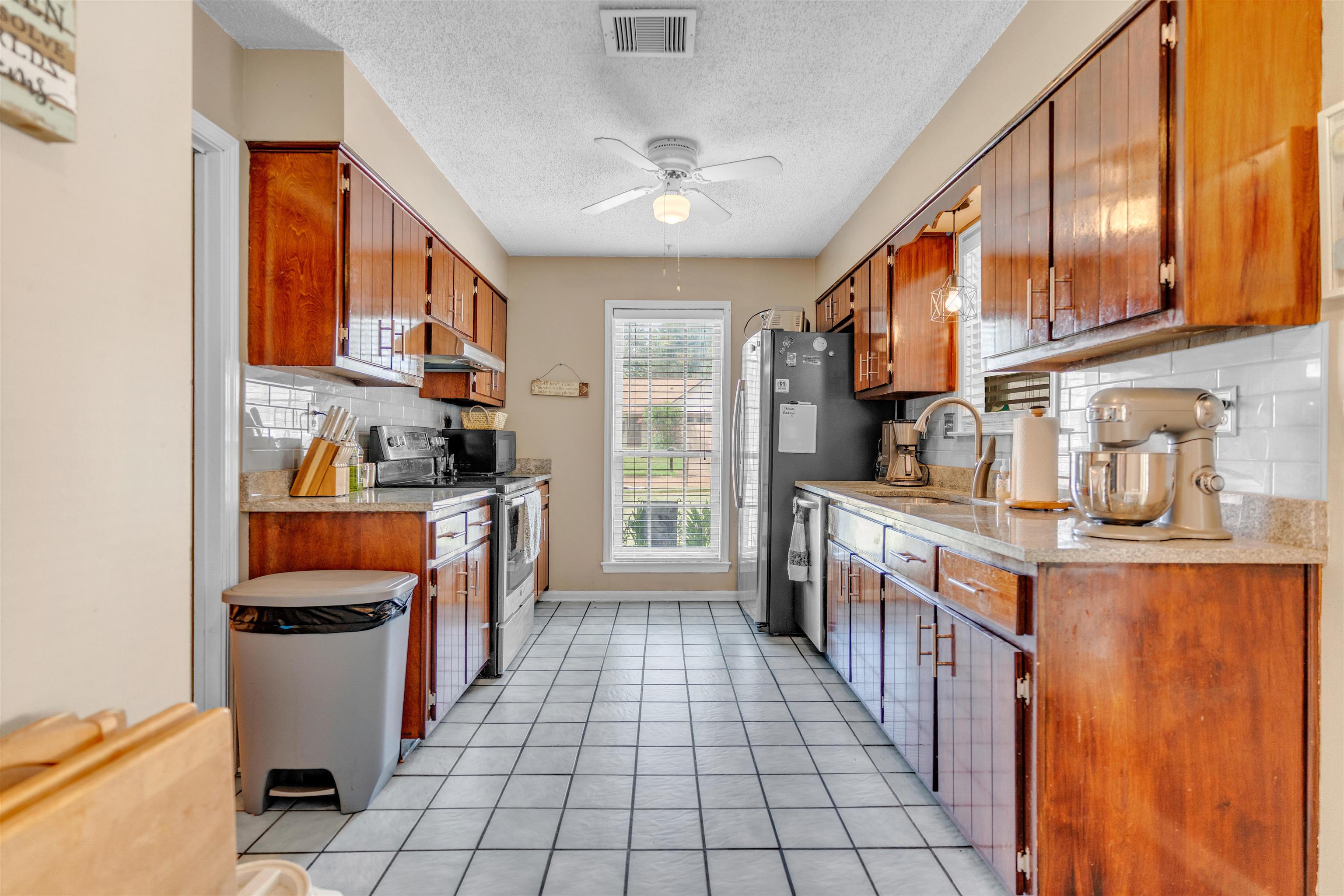 6371 Briergate Dr Property Photo 7