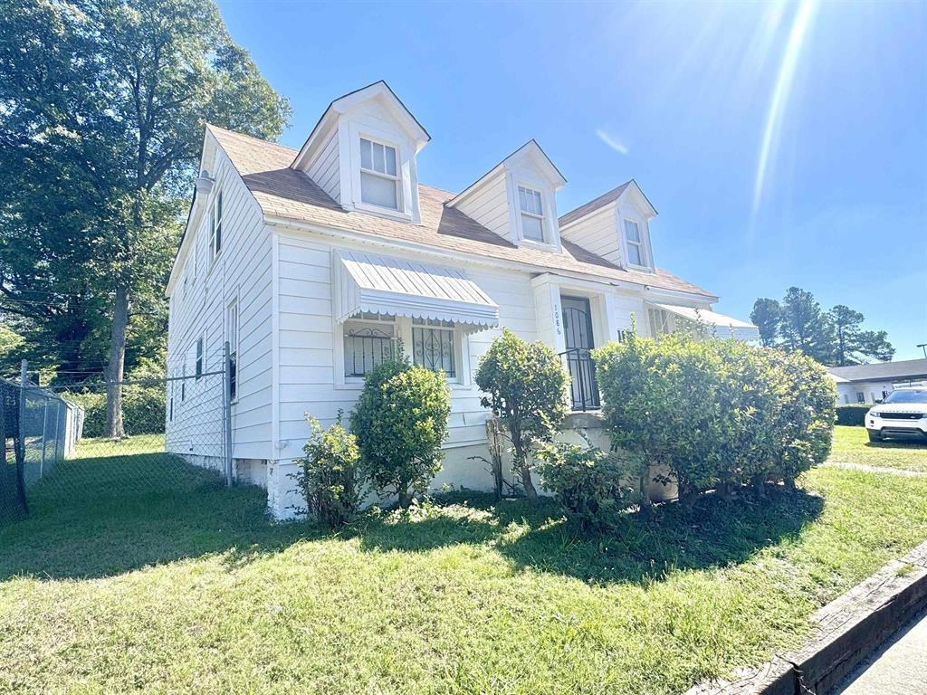 1086 S Bellevue Blvd Property Photo 4