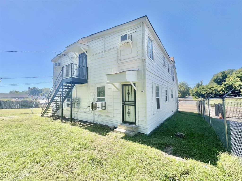 1086 S Bellevue Blvd Property Photo 7