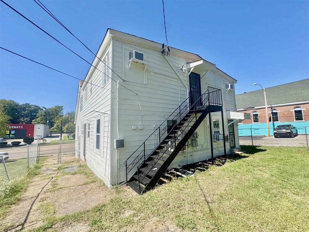 1086 S Bellevue Blvd Property Photo 8