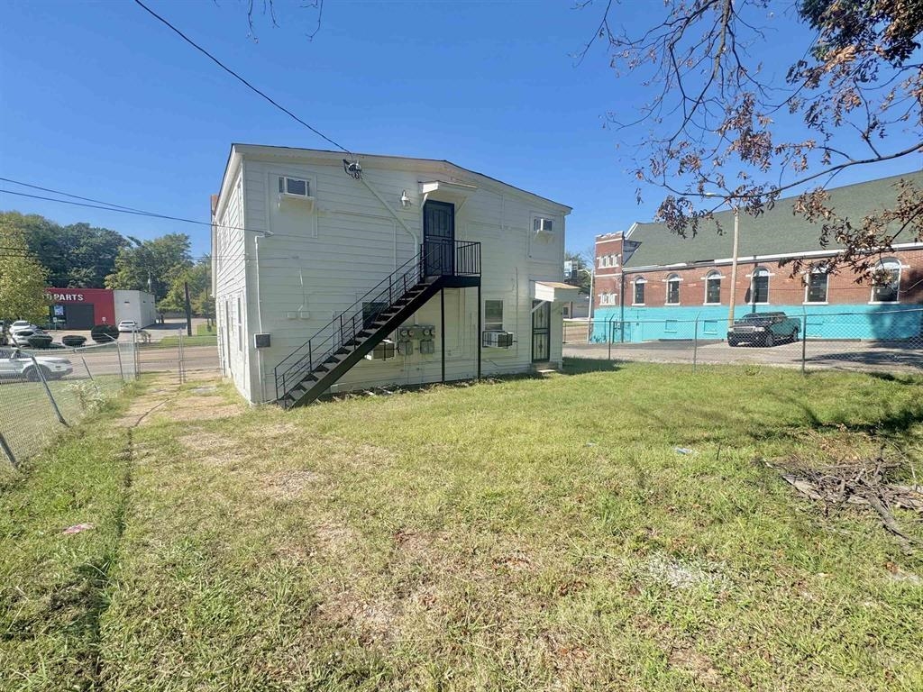 1086 S Bellevue Blvd Property Photo 9