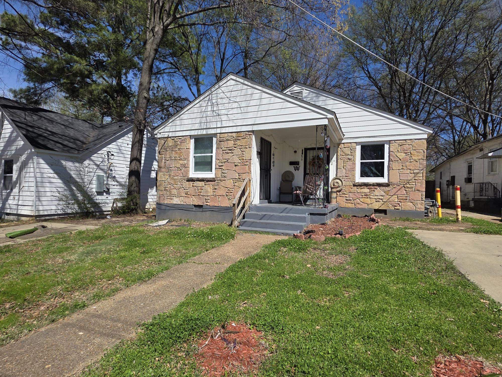 3484 VERNON AVE Property Photo 1