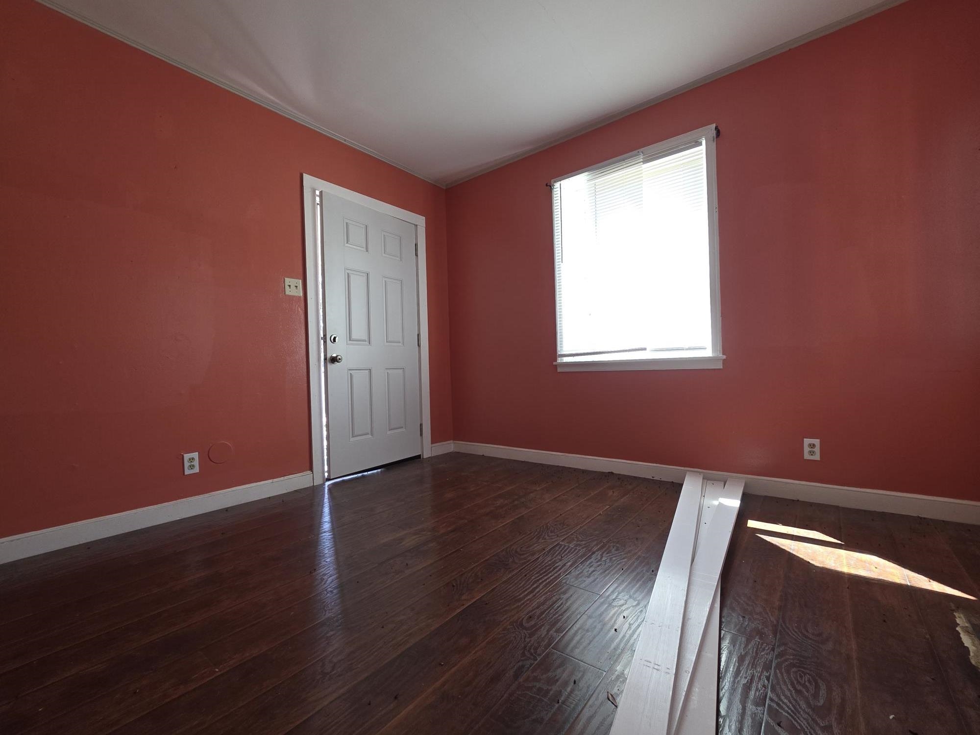 3484 Vernon Ave Property Photo 5