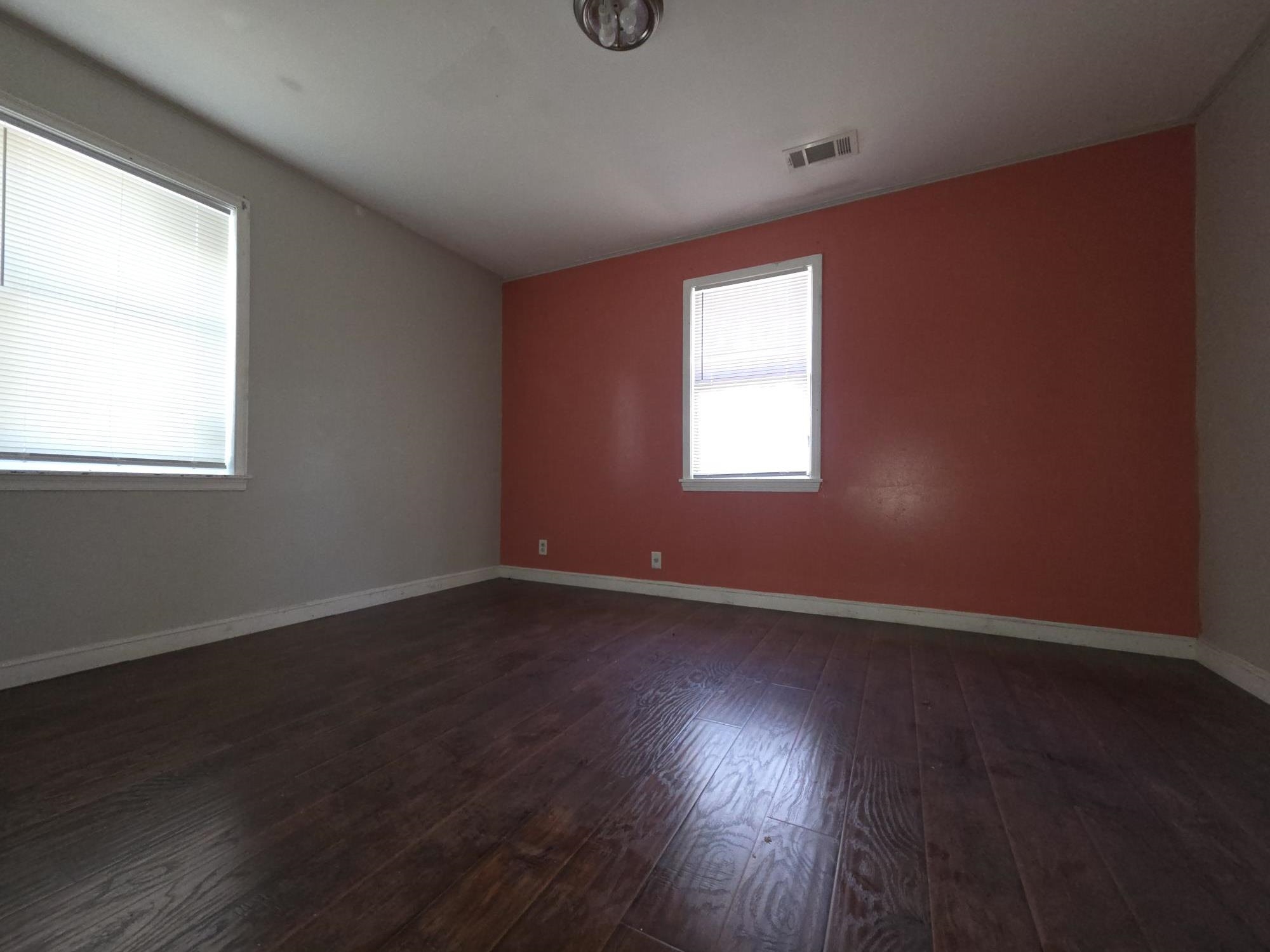 3484 Vernon Ave Property Photo 11
