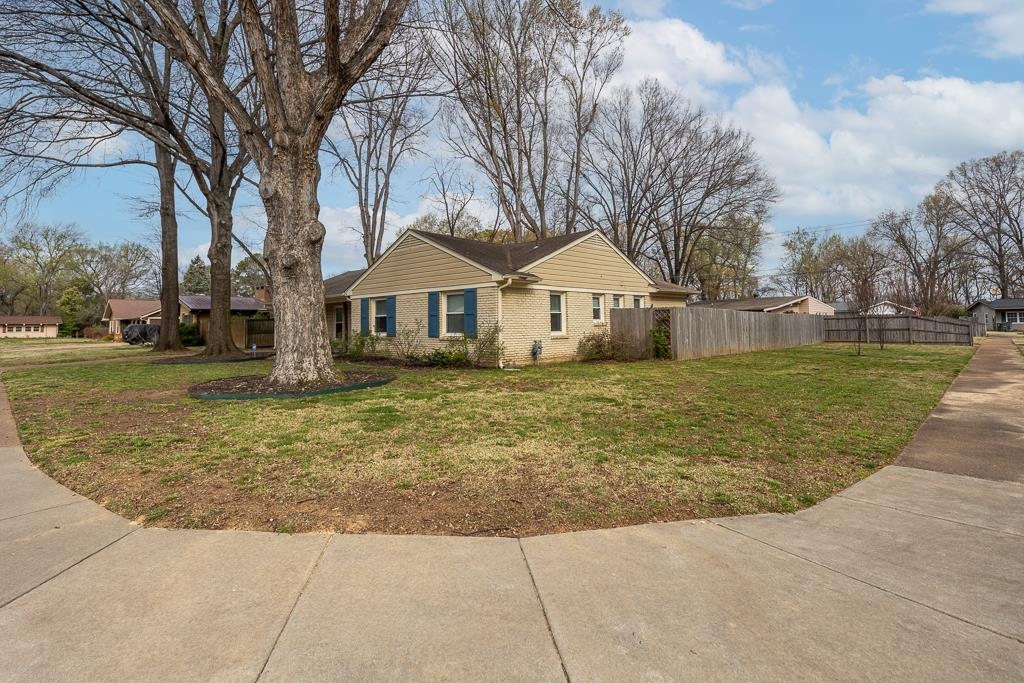 5112 Whitecliff Dr Property Photo 3