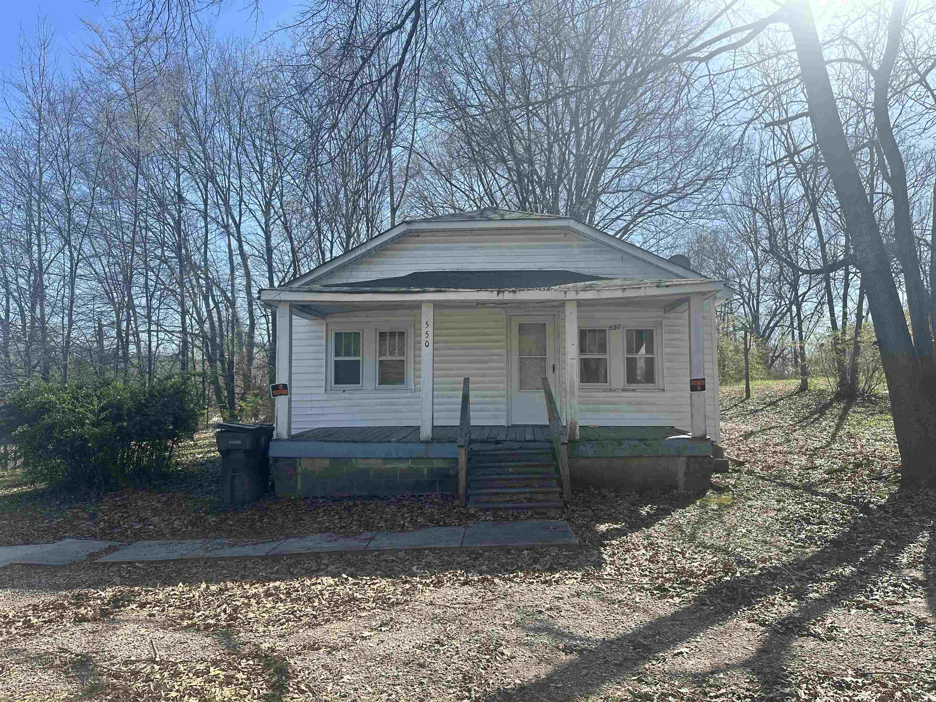 550 E Market St Property Photo 1