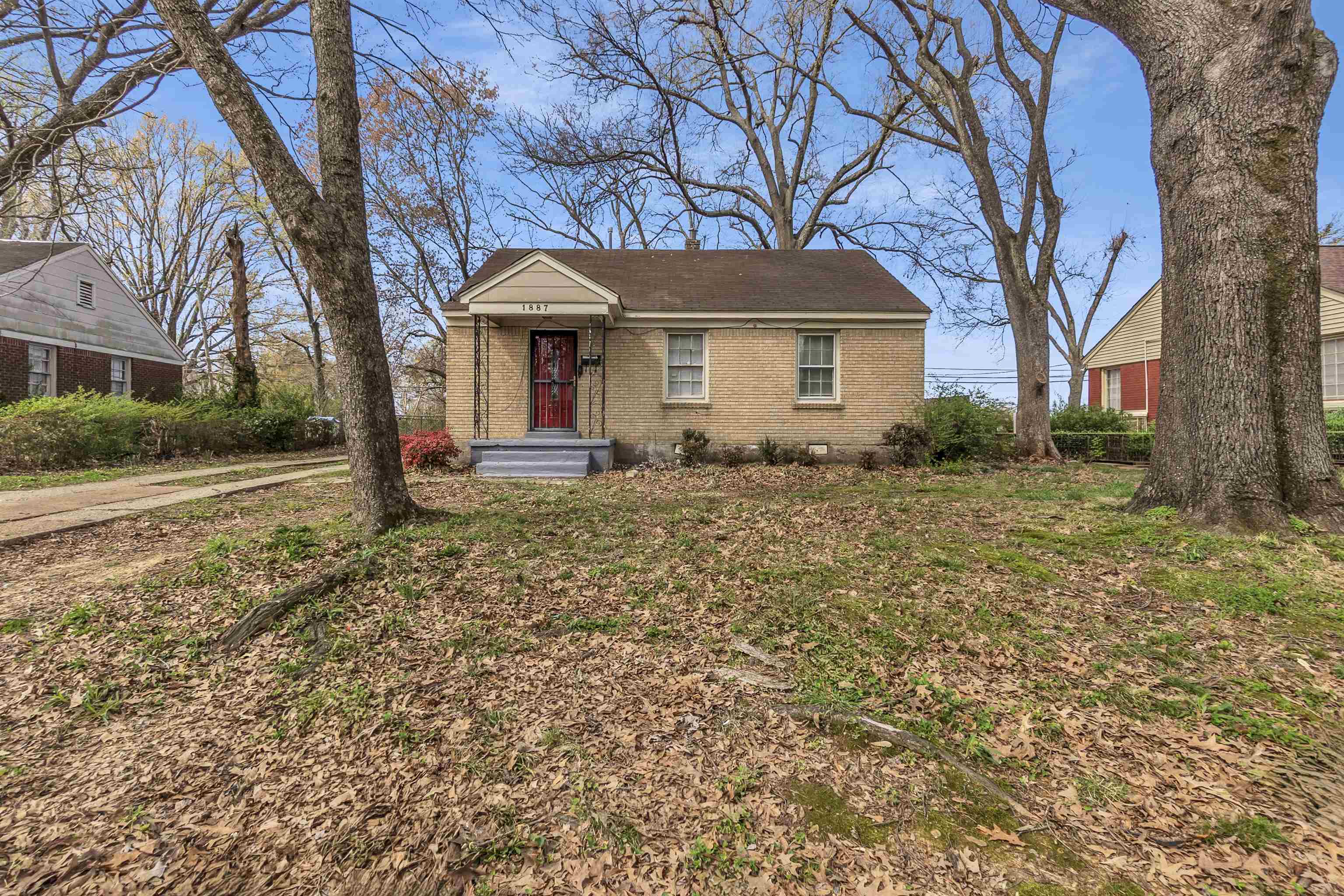 1887 N GRAHAM ST Property Photo 1