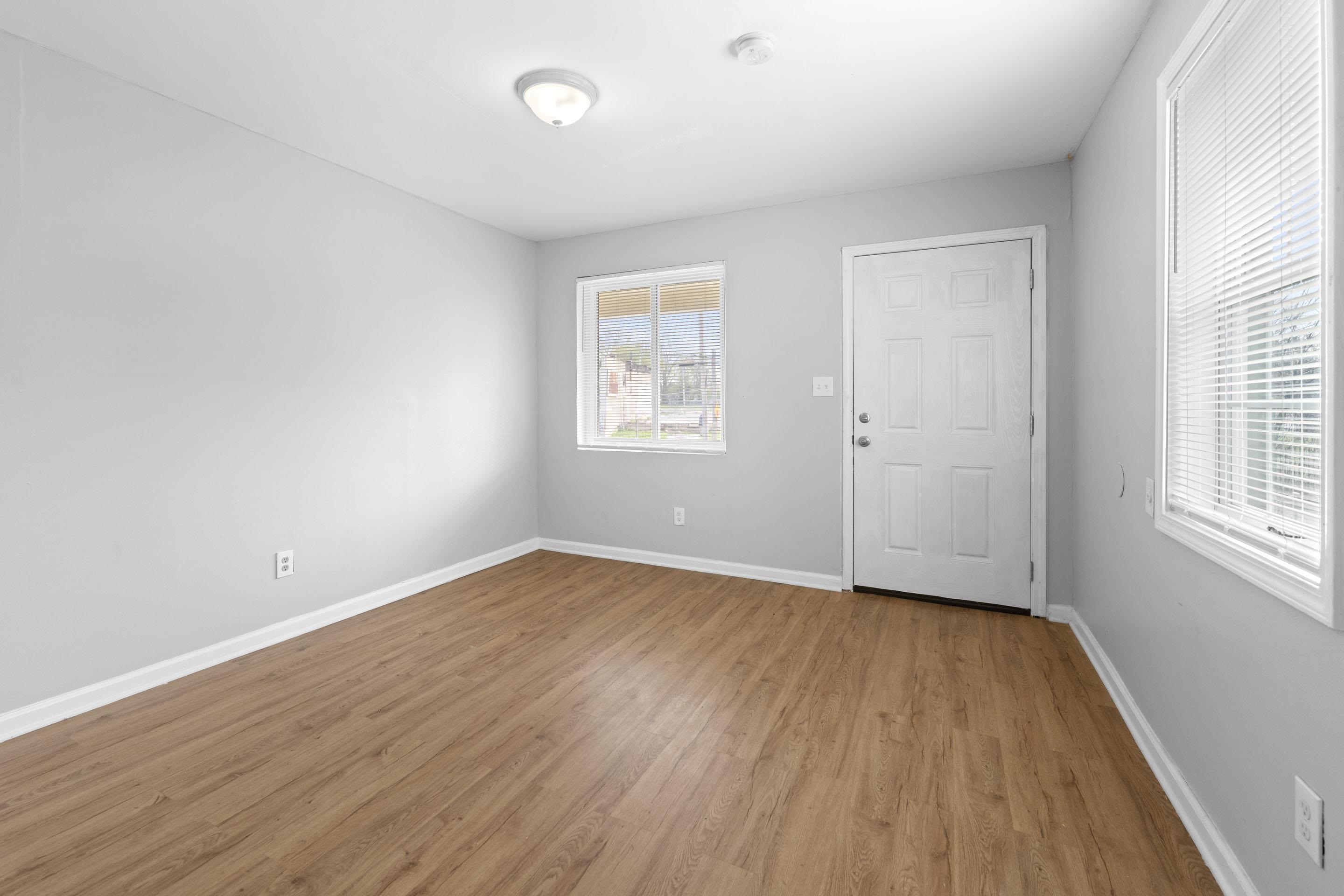 1493 Gaither St Property Photo 4
