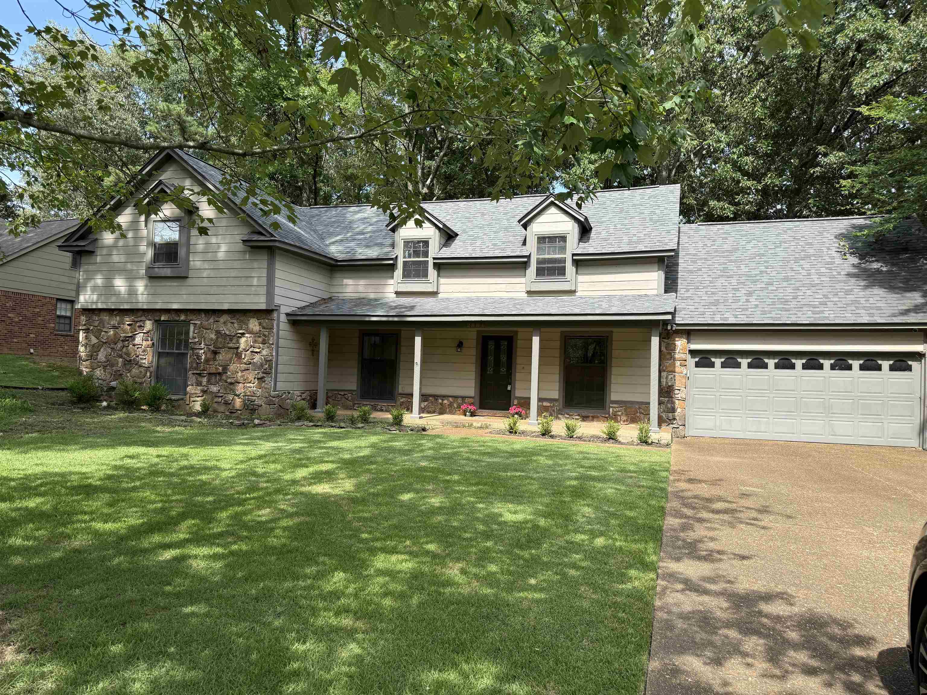 2864 Crooked Oak Dr Property Photo 2