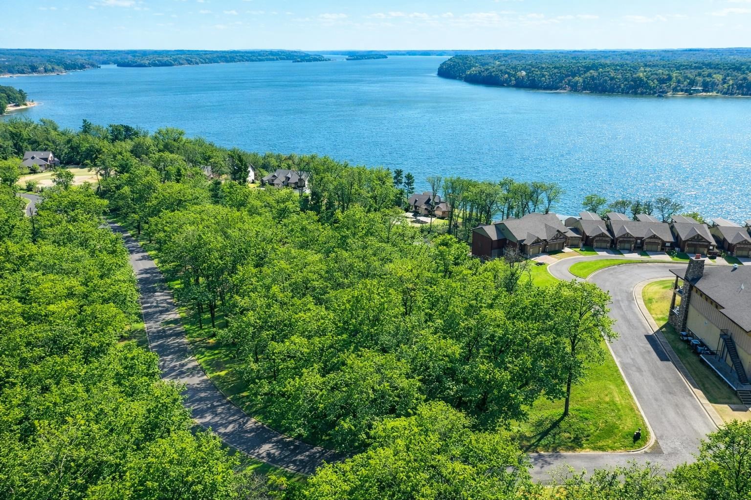 42 Breathtaking Loop Property Photo 5
