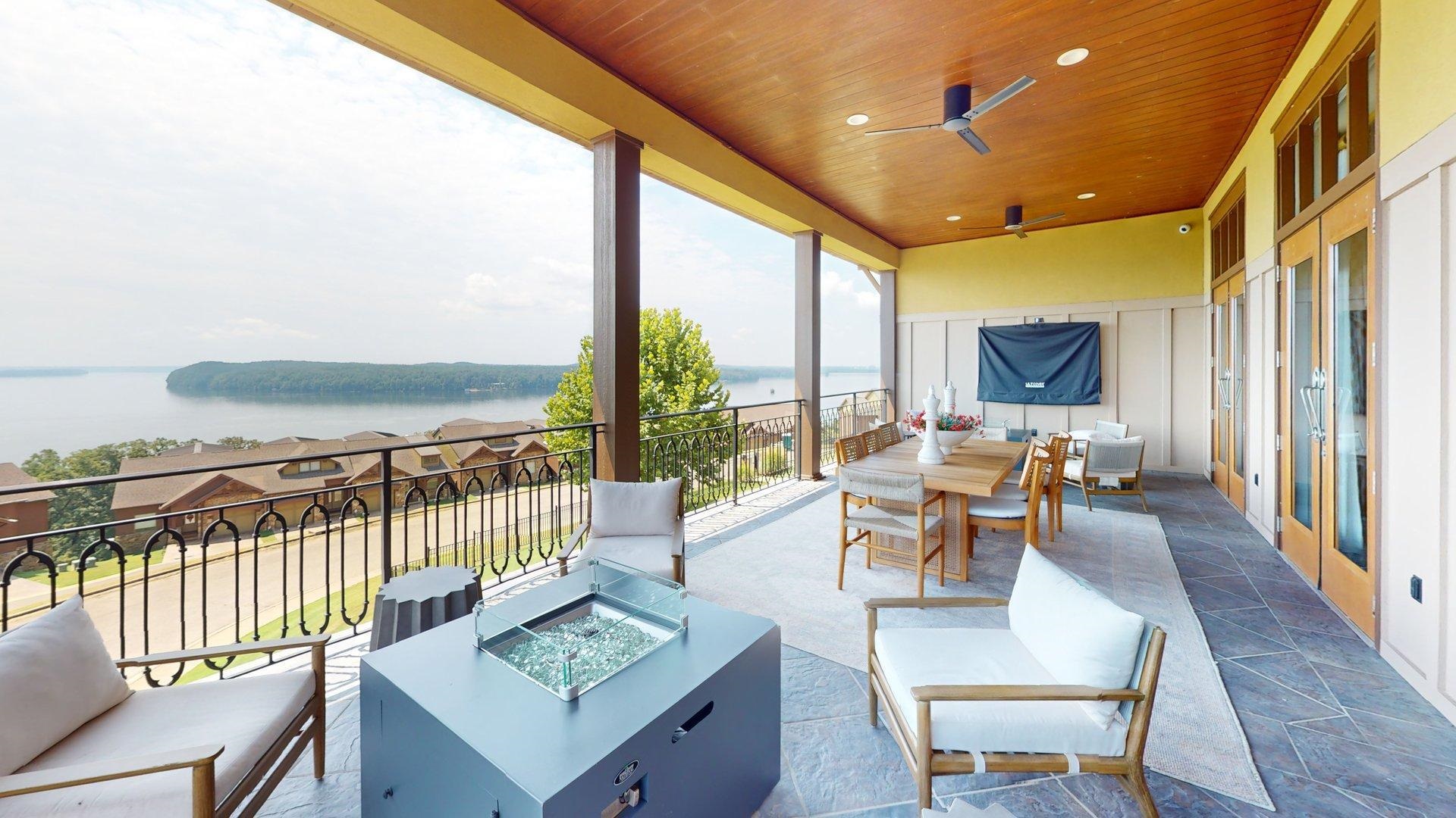 42 Breathtaking Loop Property Photo 15