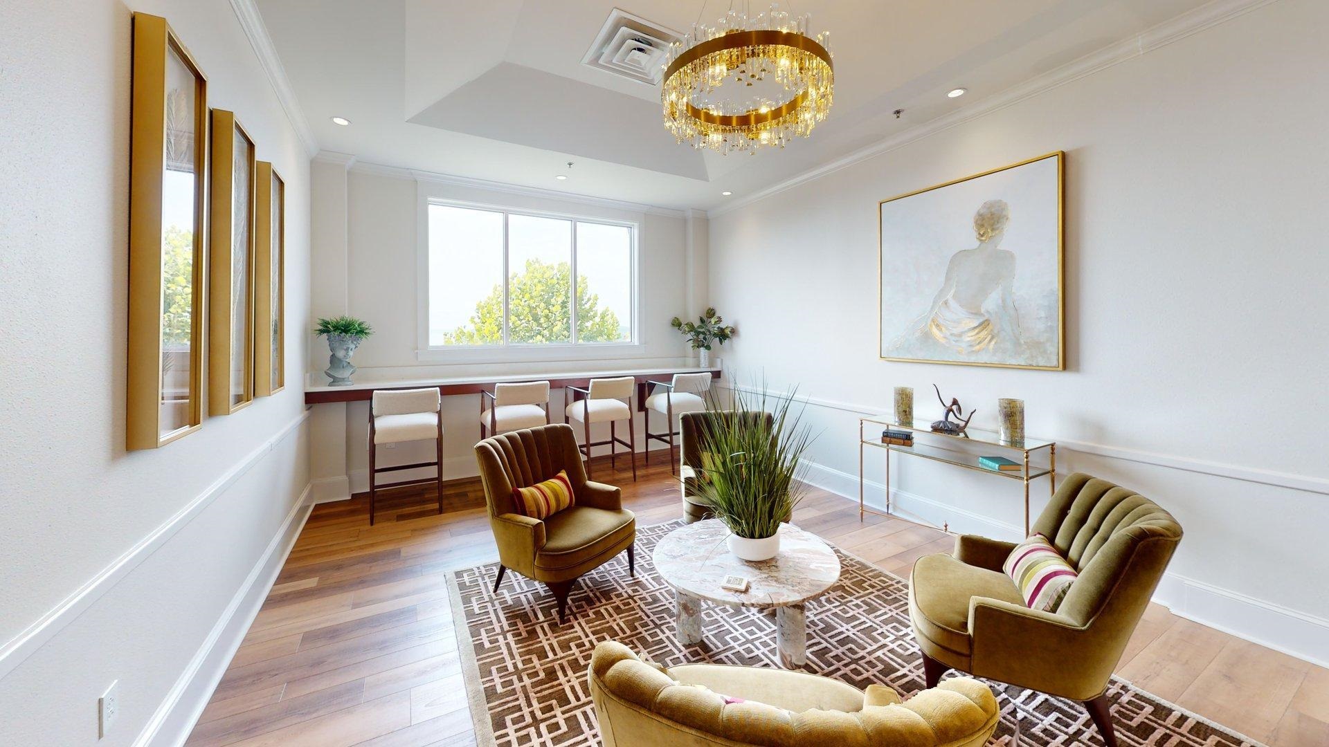 42 Breathtaking Loop Property Photo 17