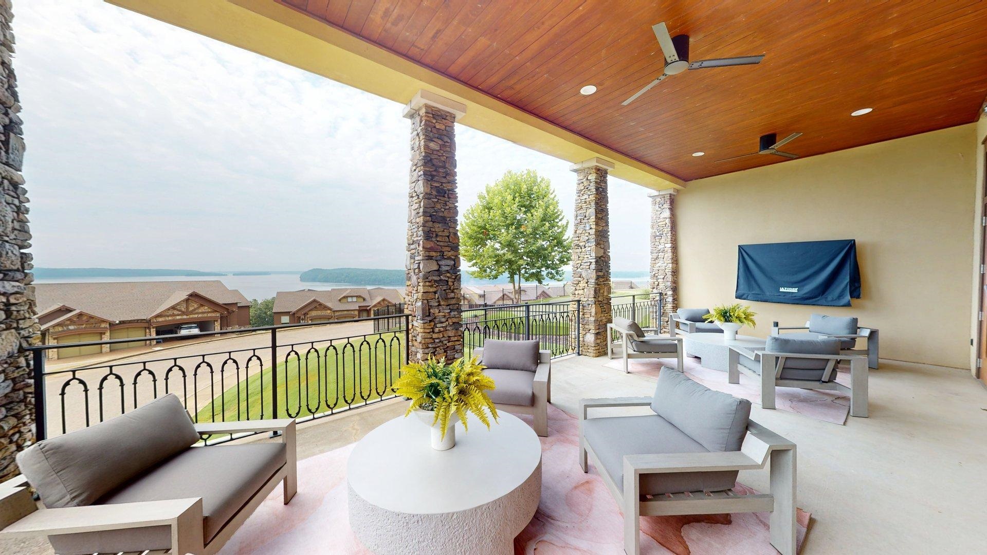 42 Breathtaking Loop Property Photo 20