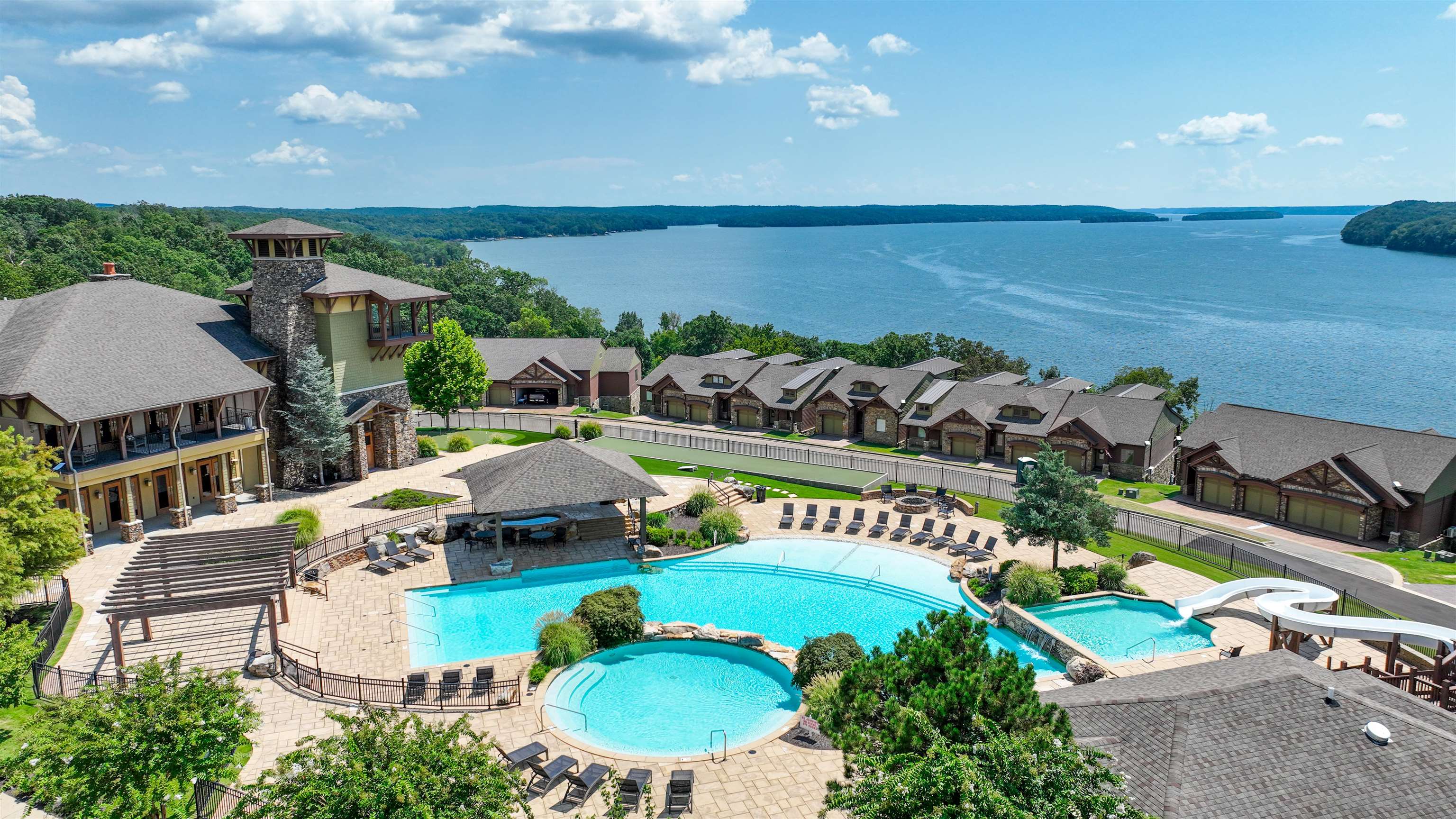 42 Breathtaking Loop Property Photo 30