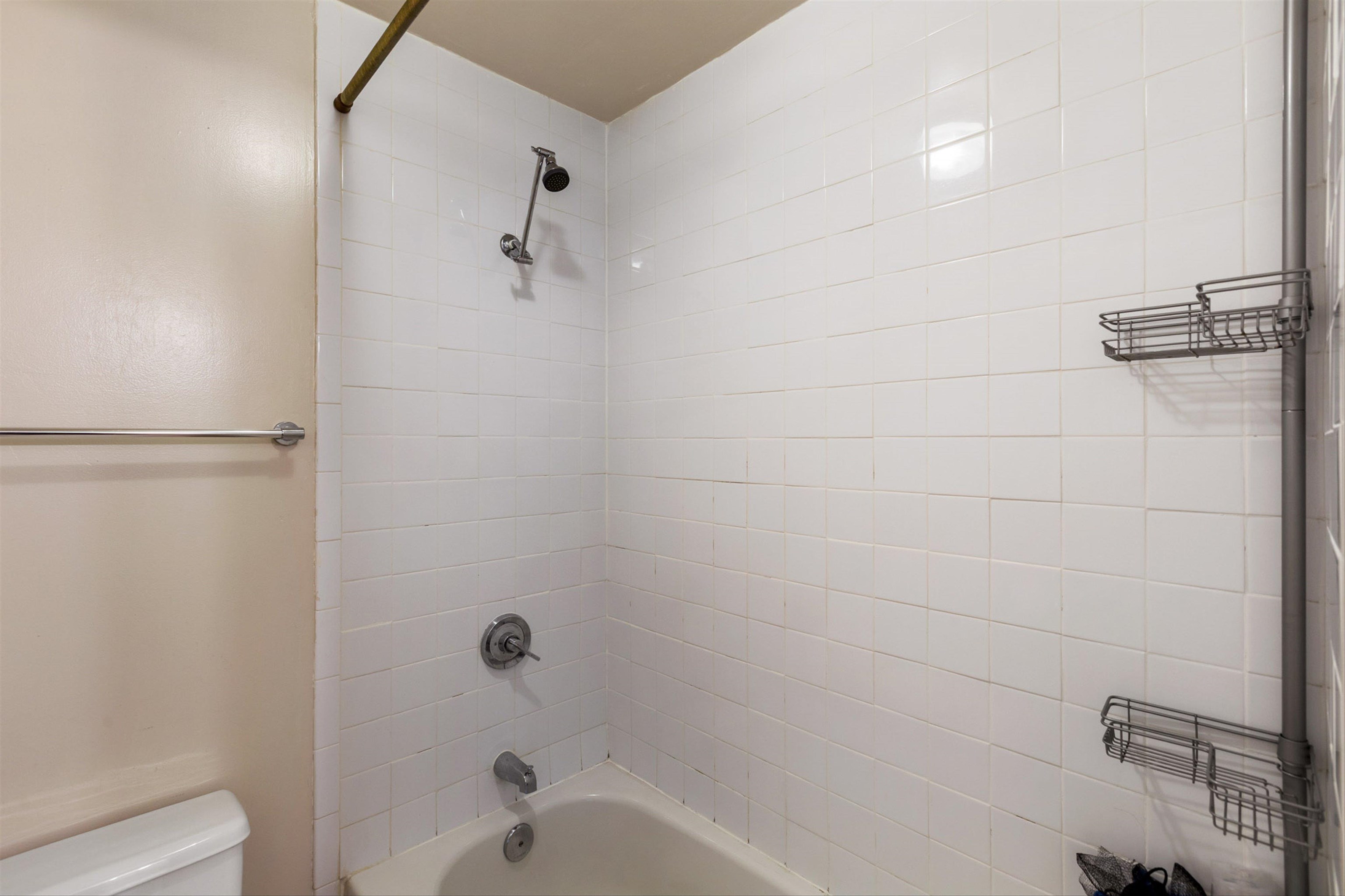 109 N Main St 612 Property Photo 13