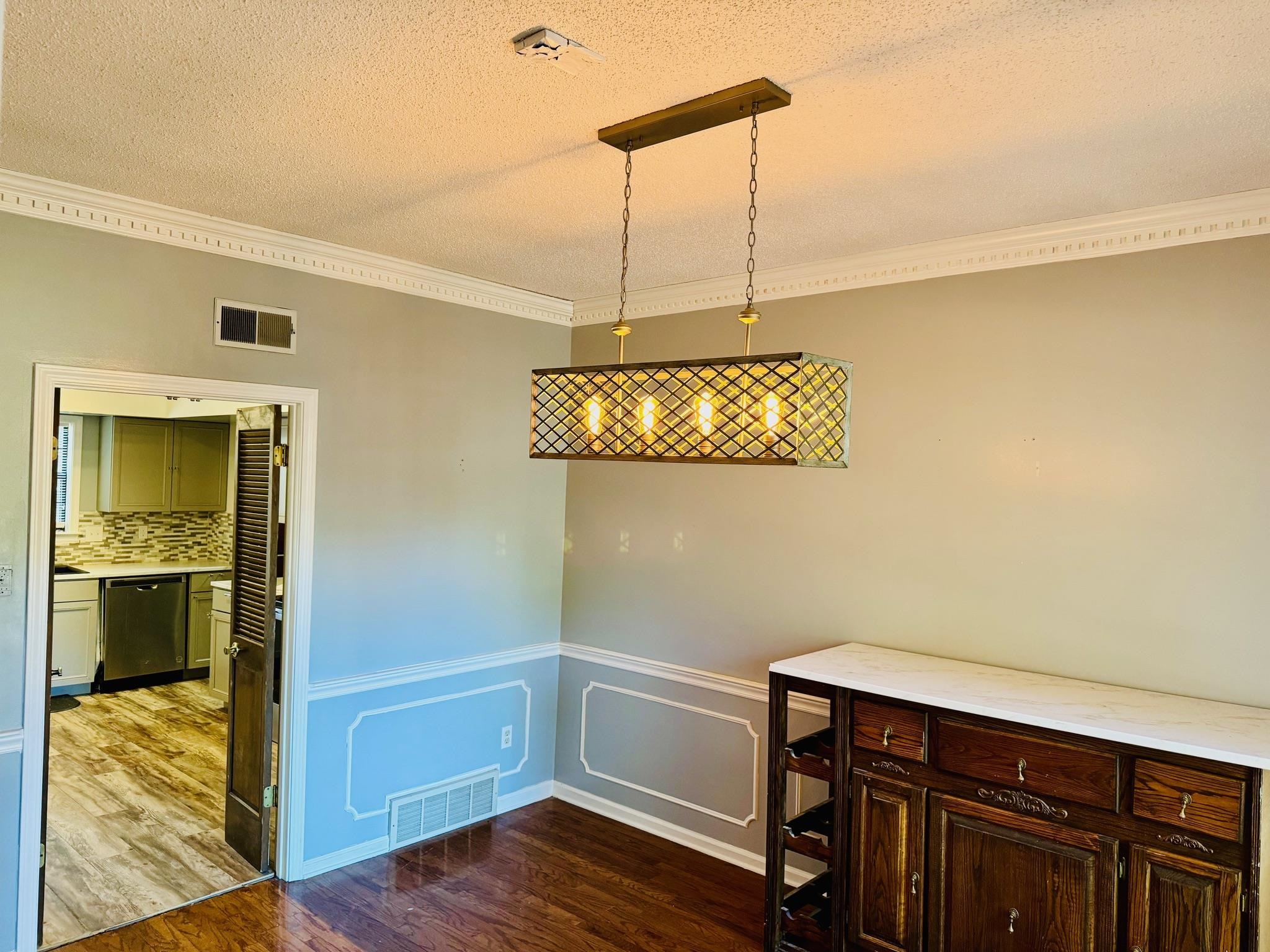 8699 Cherry Spring Dr Property Photo 4
