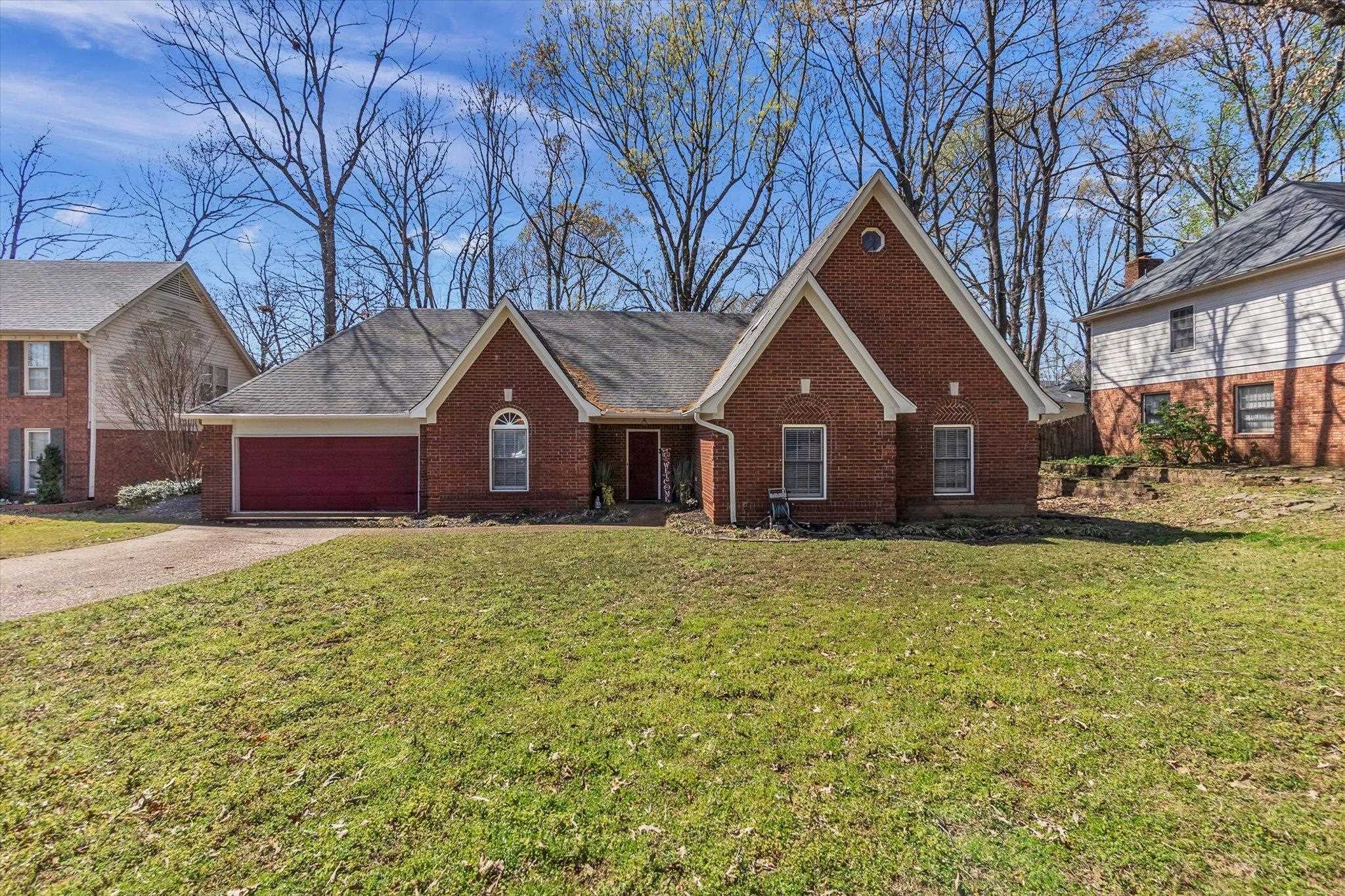 339 SUMMERFIELD LN Property Photo 1