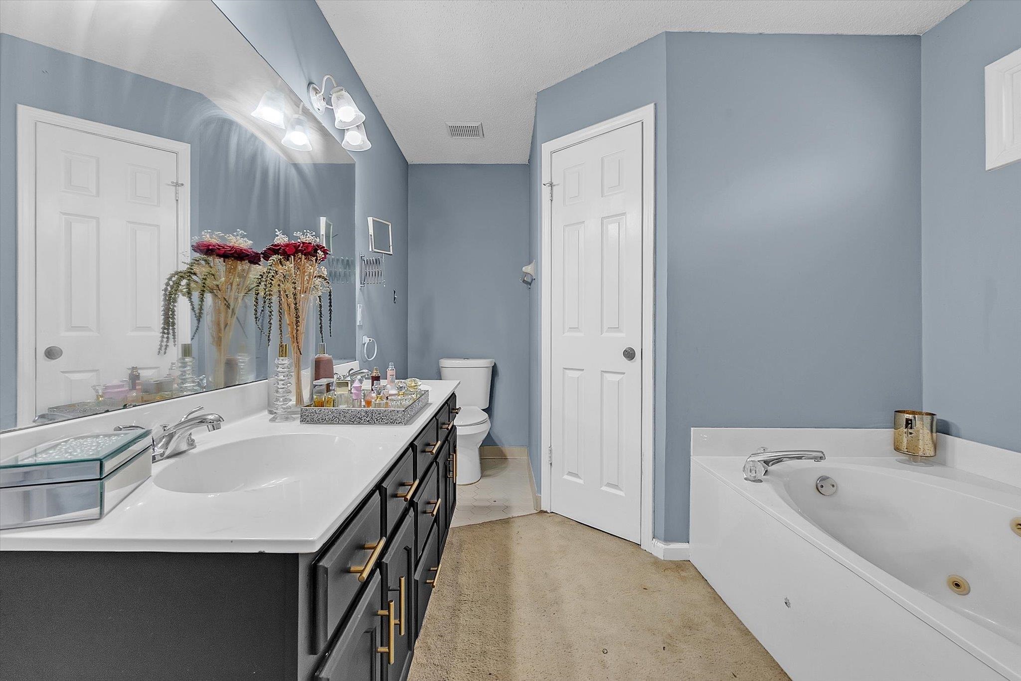 339 Summerfield Ln Property Photo 11
