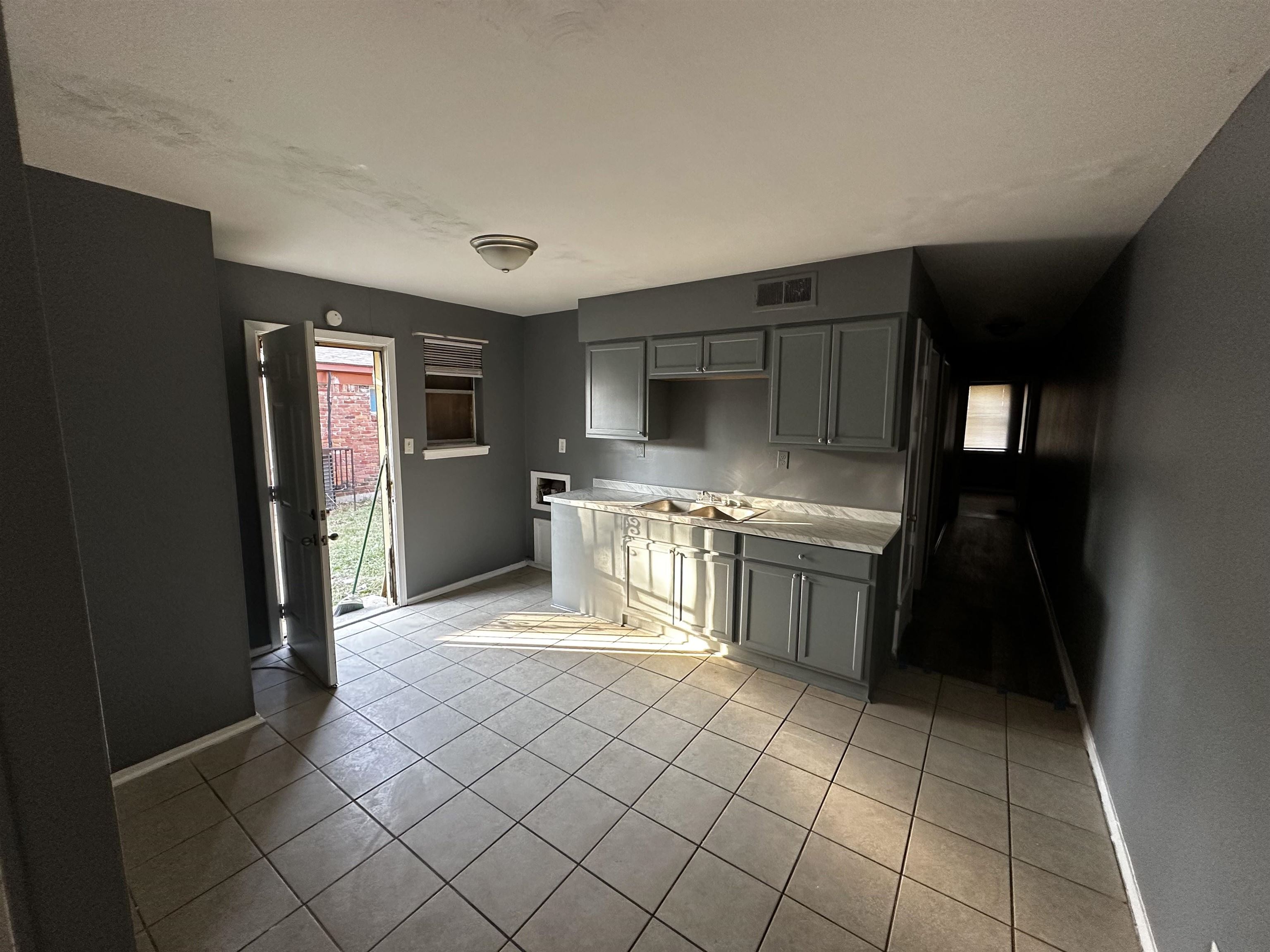 3176 Yale Ave Property Photo 3