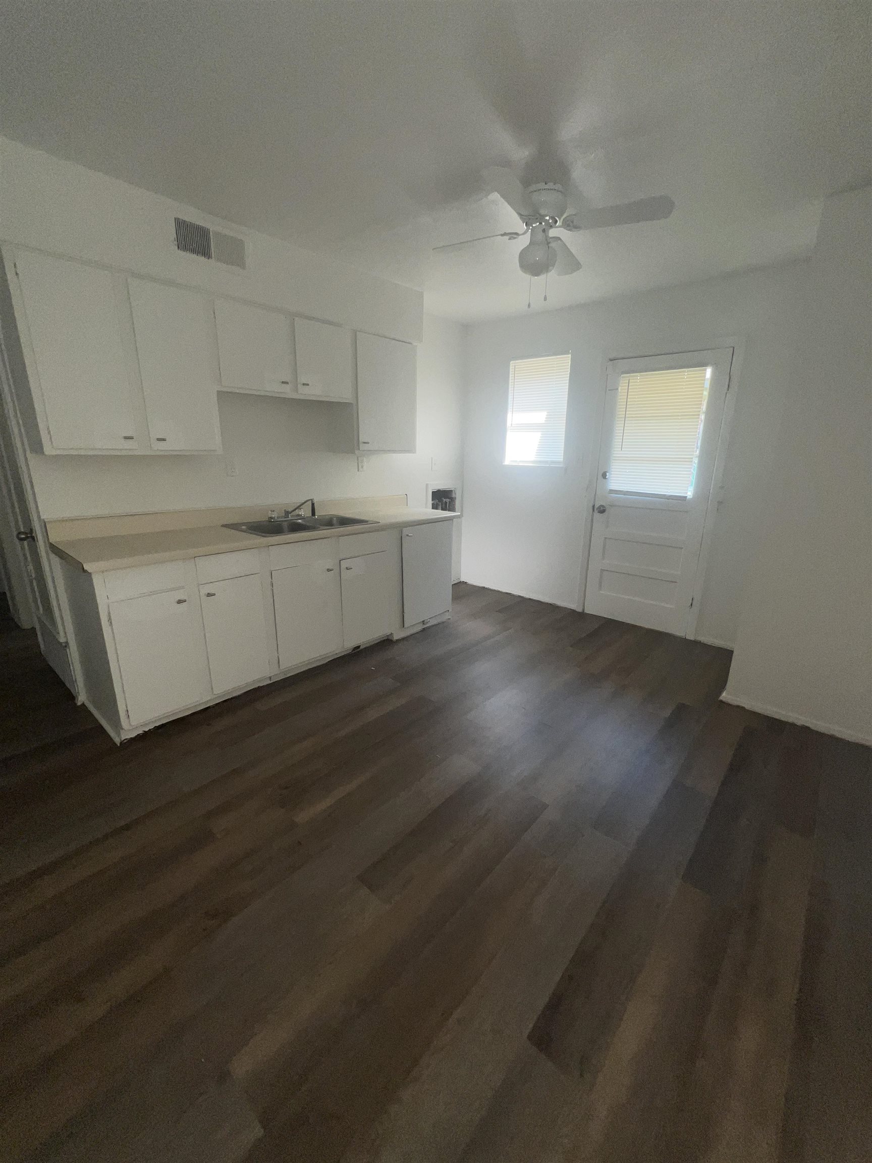 3176 Yale Ave Property Photo 13