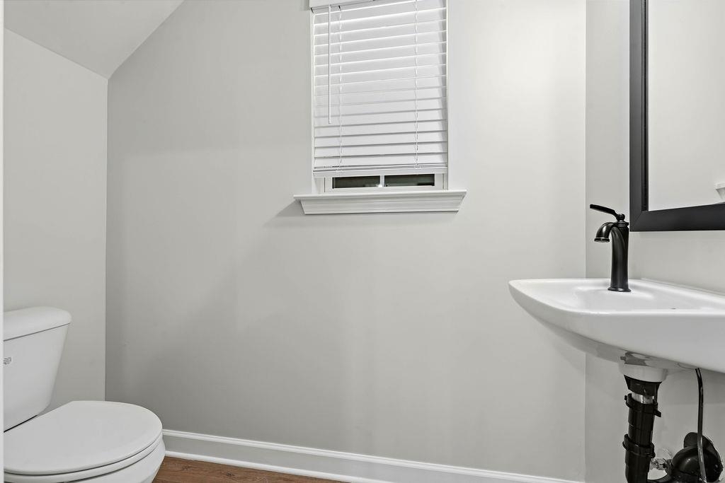 1372 S Orleans St Property Photo 9
