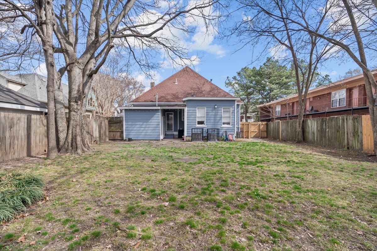 227 N Willett St 103 Property Photo 14