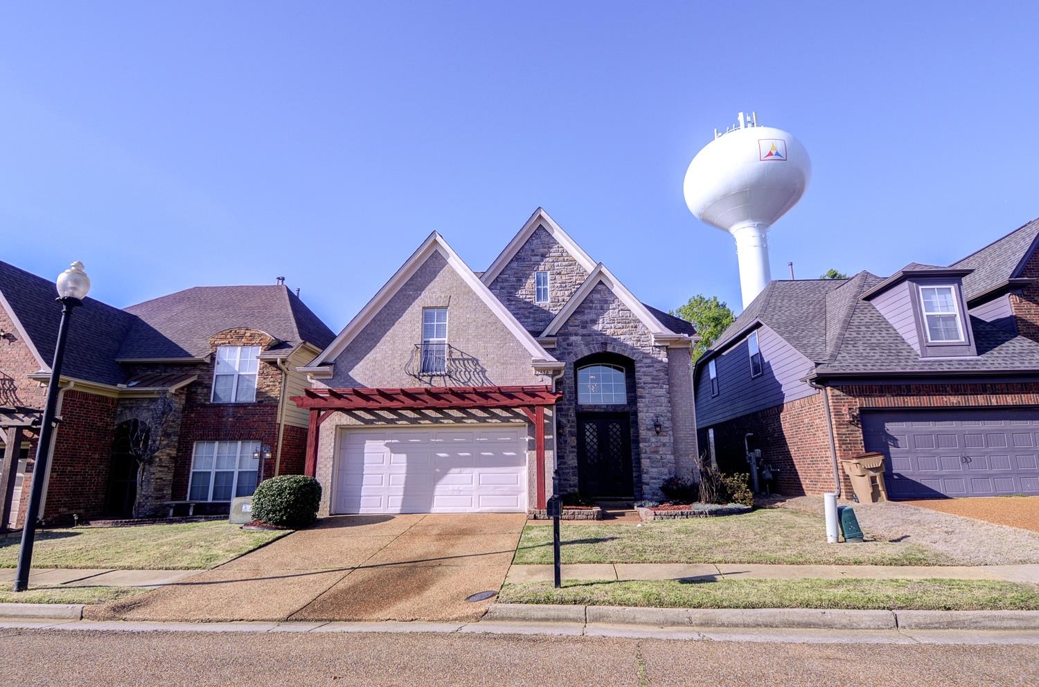 7656 Glen Laurel Way Property Photo 3