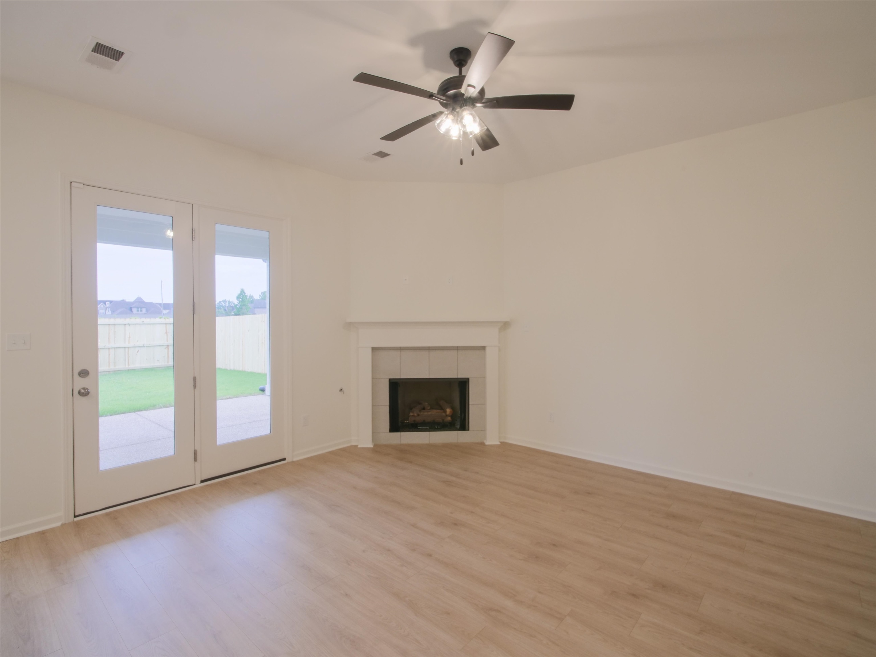 9609 Cotton Feed St Property Photo 4