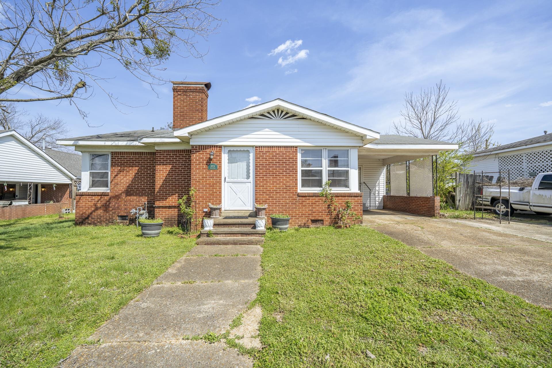 175 Florence Rd Property Photo 1