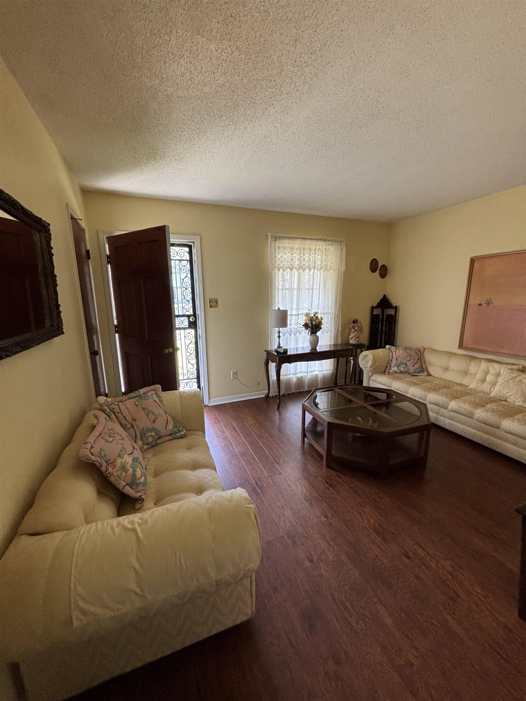 1088 Western Park Dr Property Photo 2