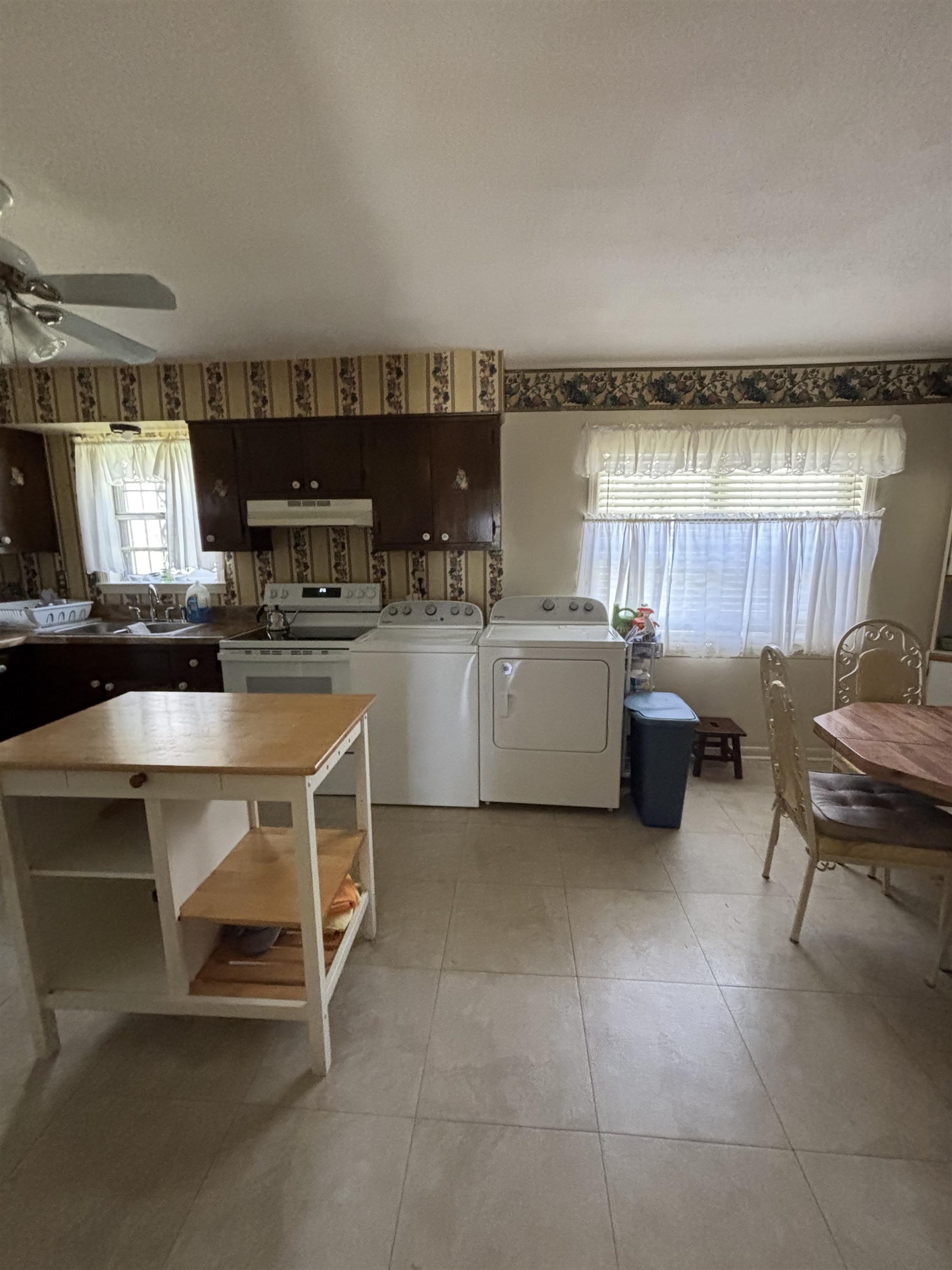 1088 Western Park Dr Property Photo 8