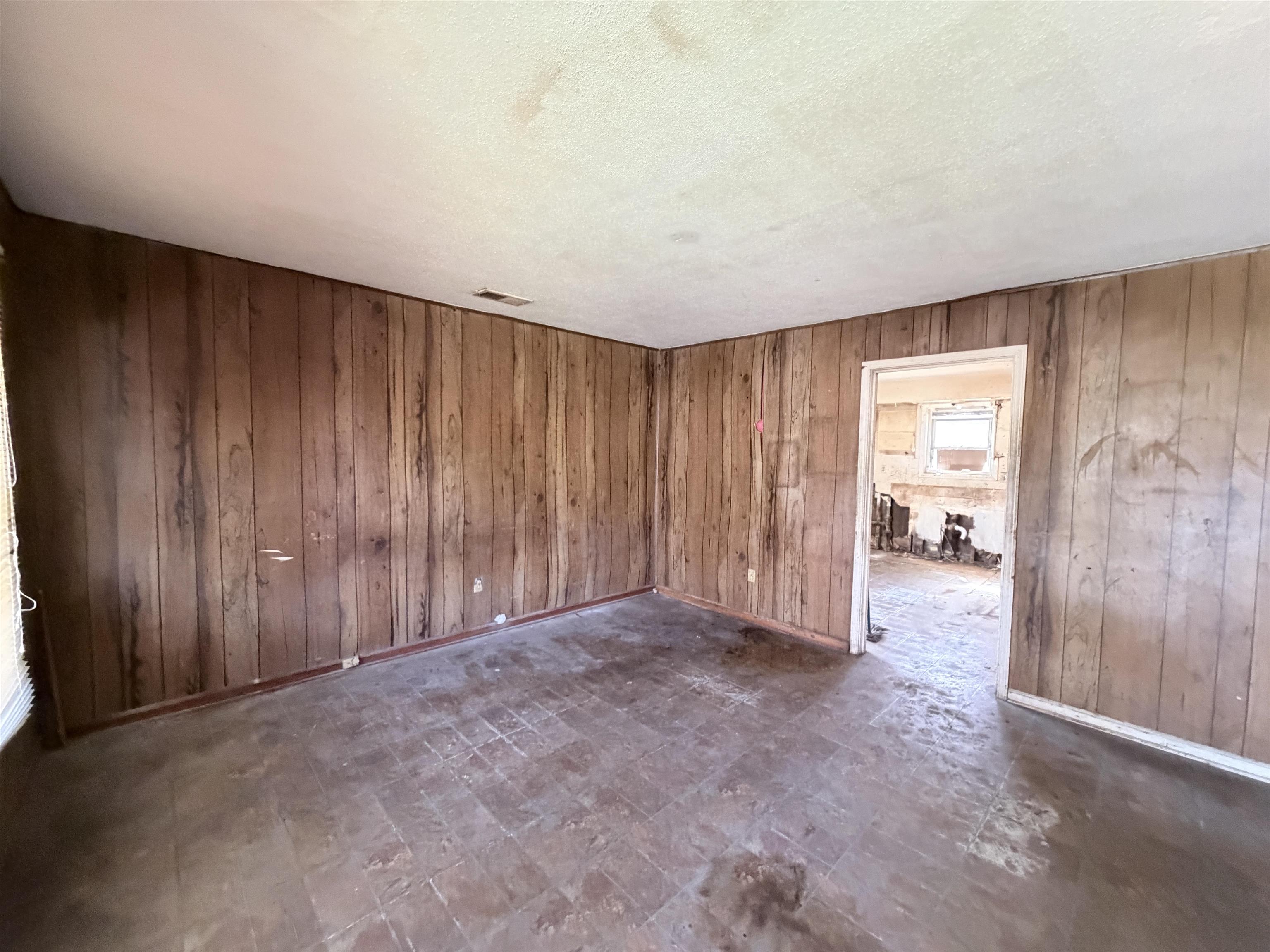 1001 Canary Ln Property Photo 3