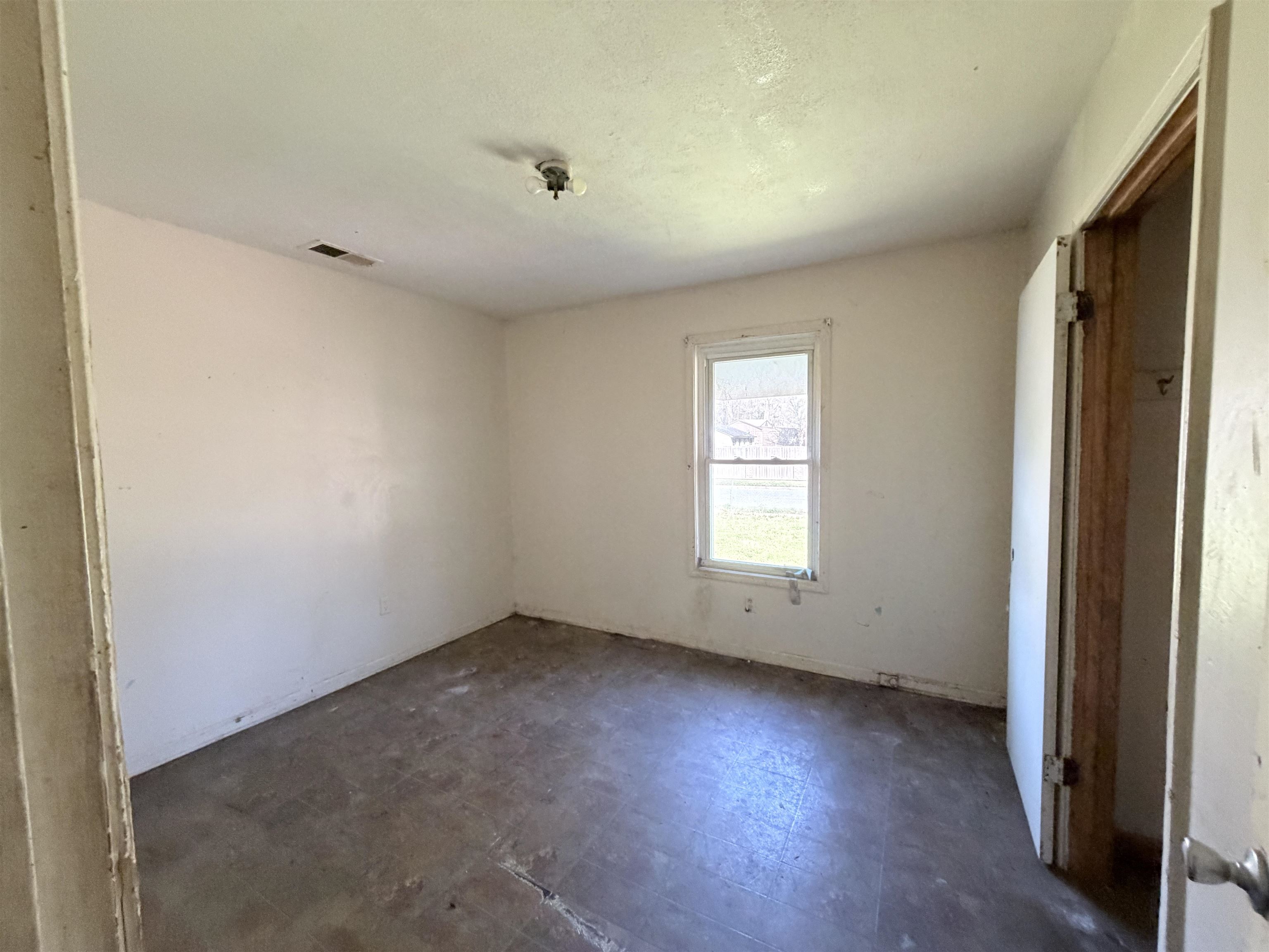 1001 Canary Ln Property Photo 6