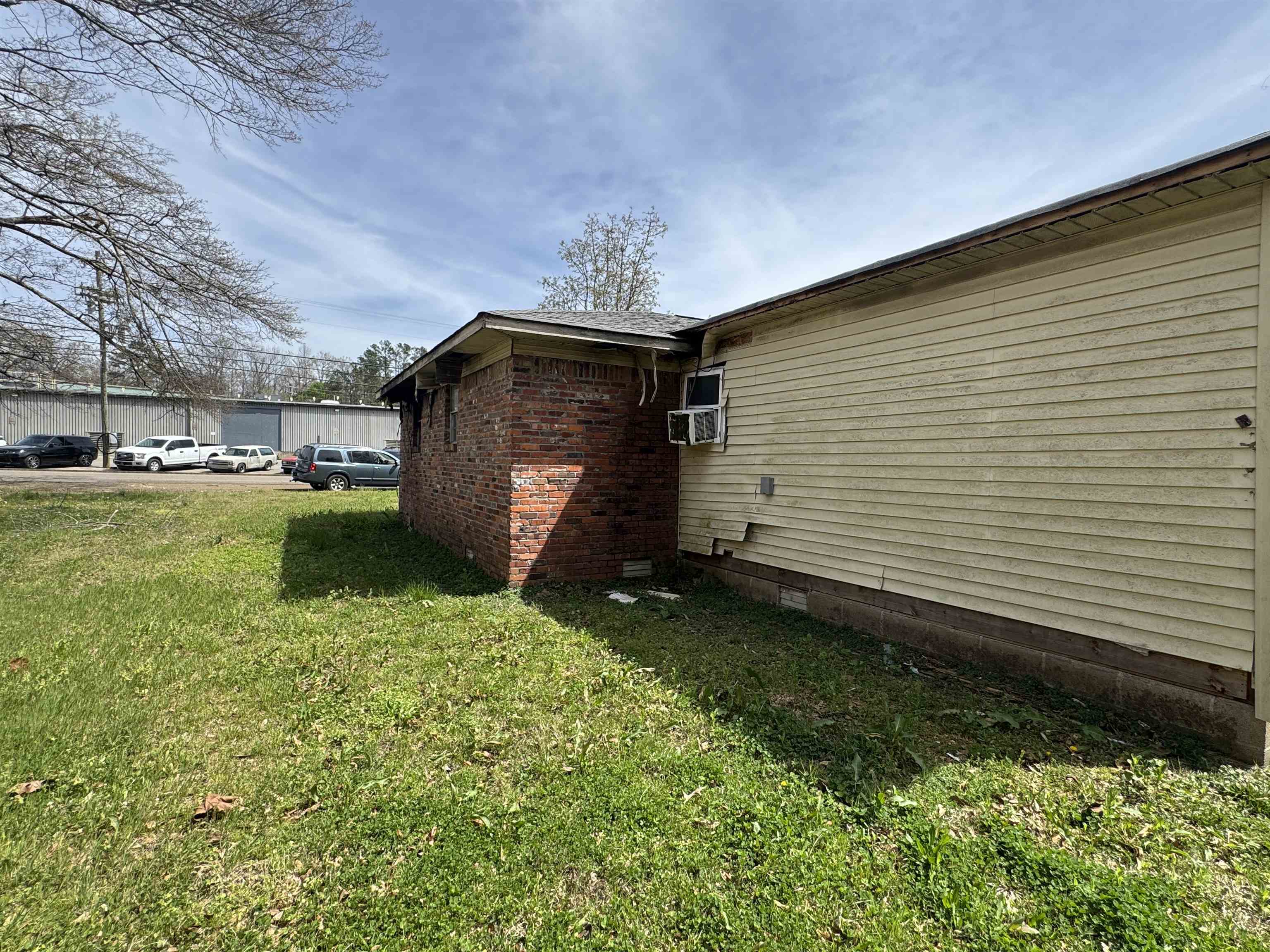774 Peach St Property Photo 3
