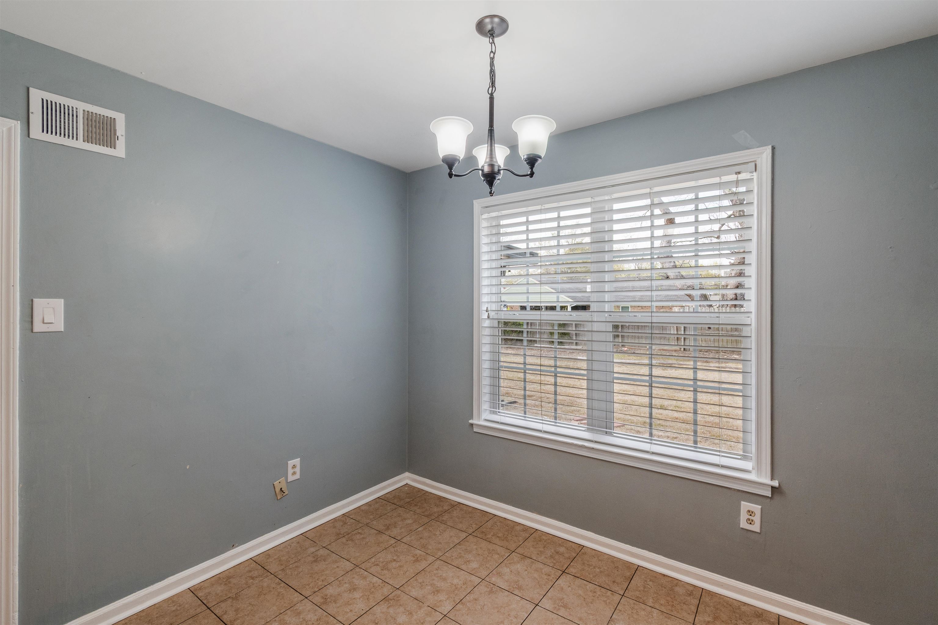 7102 Rose Trail Dr Property Photo 10