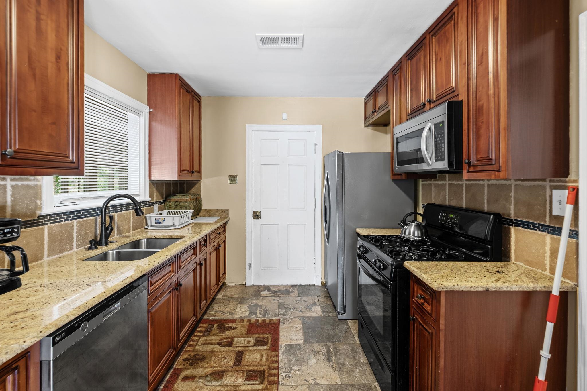 2150 Vollintine Ave Property Photo 8