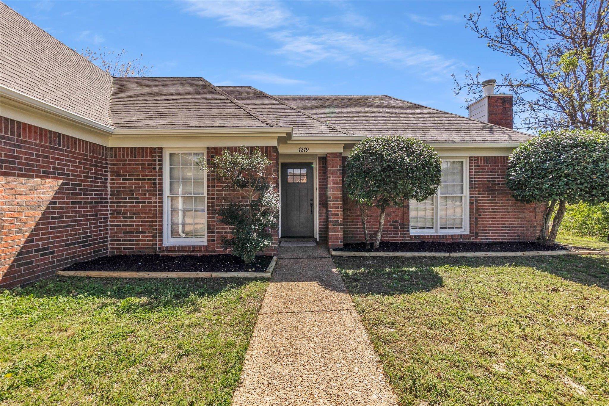 7279 Schilling Cv E Property Photo 3