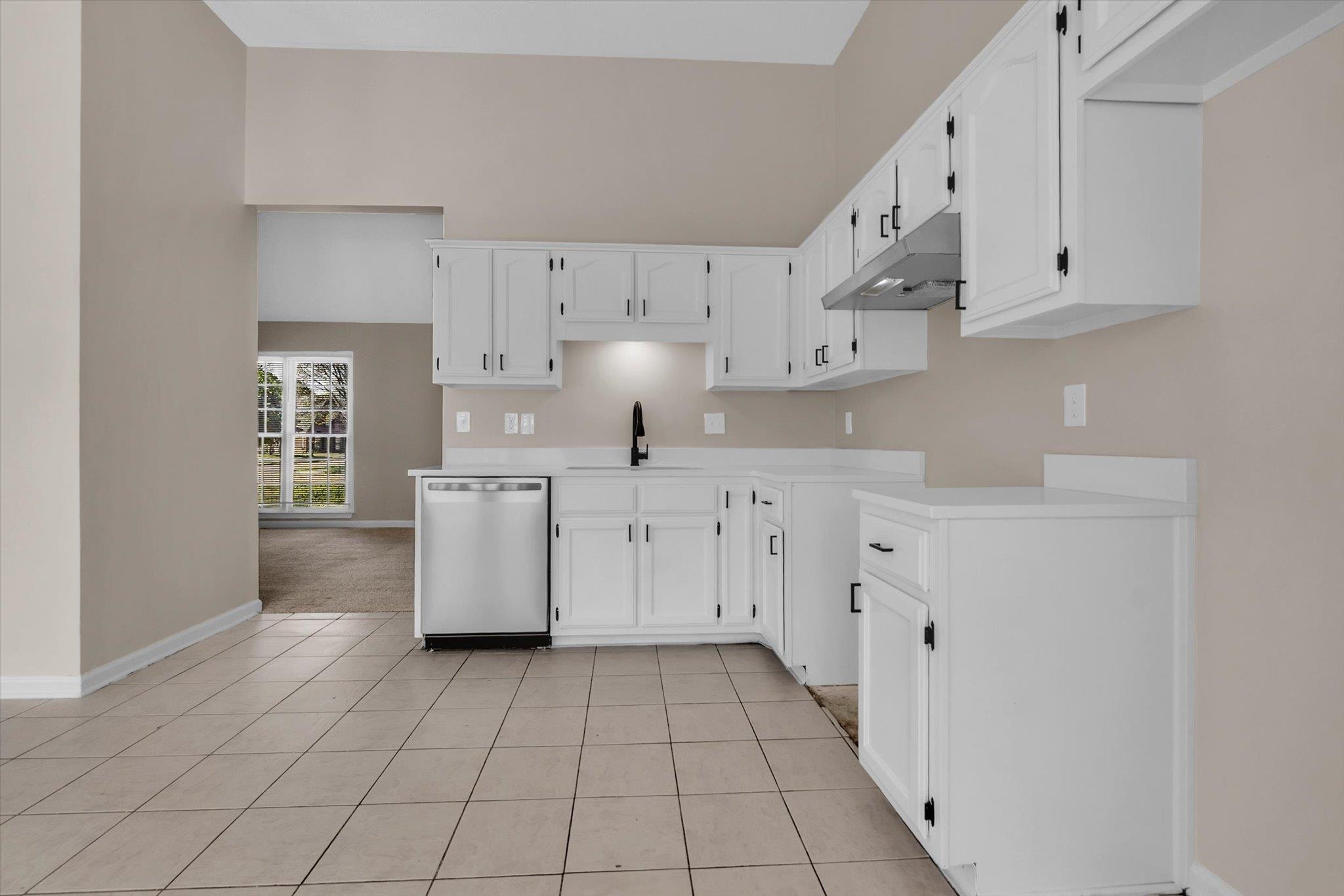 7279 Schilling Cv E Property Photo 6